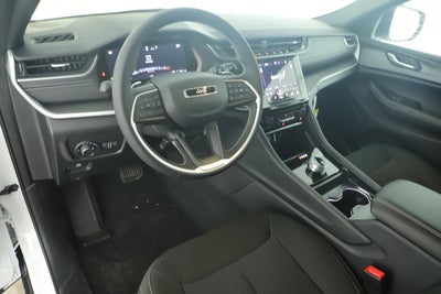 2025 Jeep Grand Cherokee GRAND CHEROKEE LAREDO 4X2