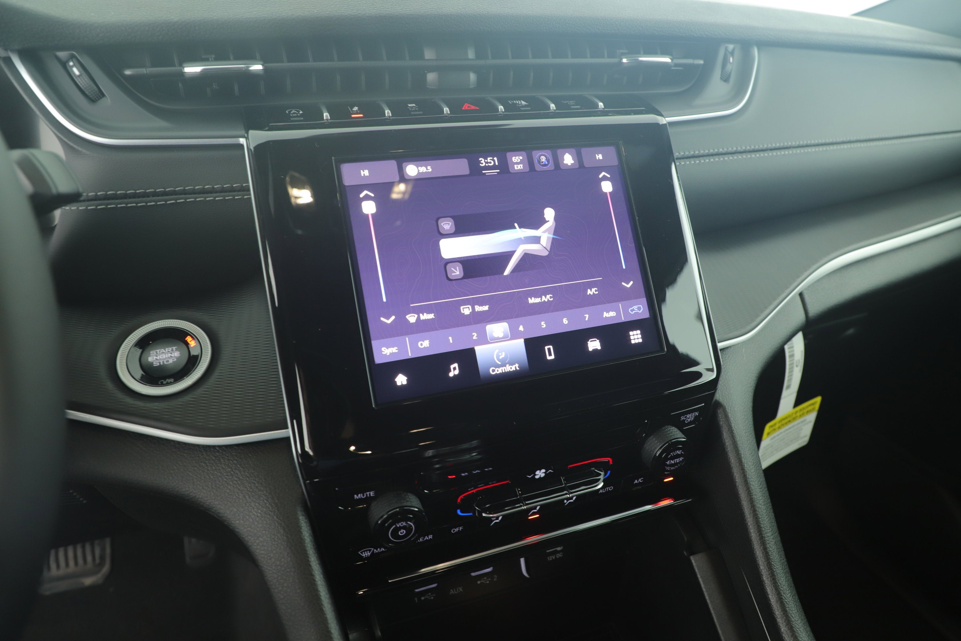 2025 Jeep Grand Cherokee GRAND CHEROKEE LAREDO 4X2