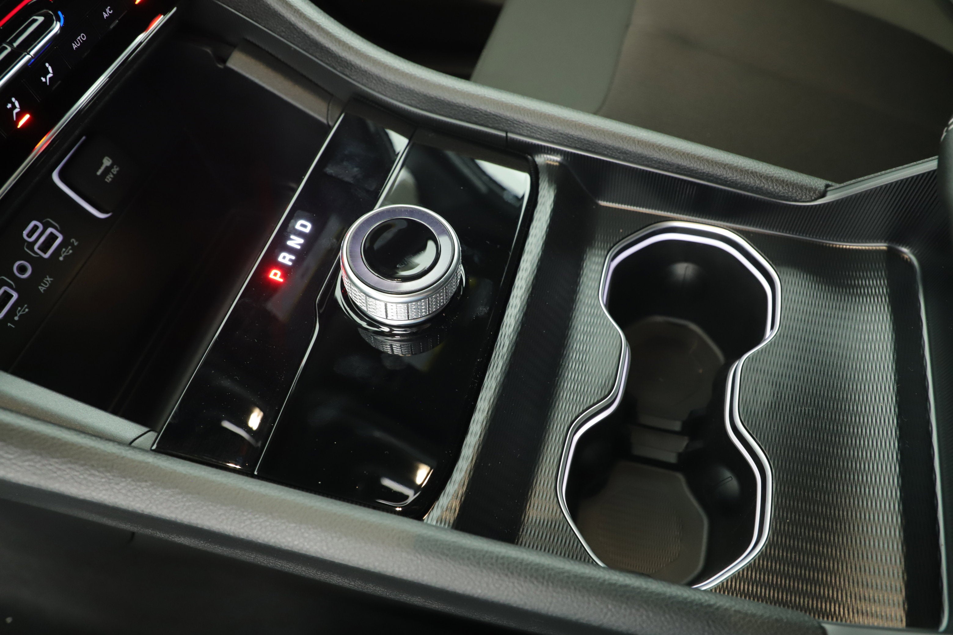 2025 Jeep Grand Cherokee GRAND CHEROKEE LAREDO 4X2