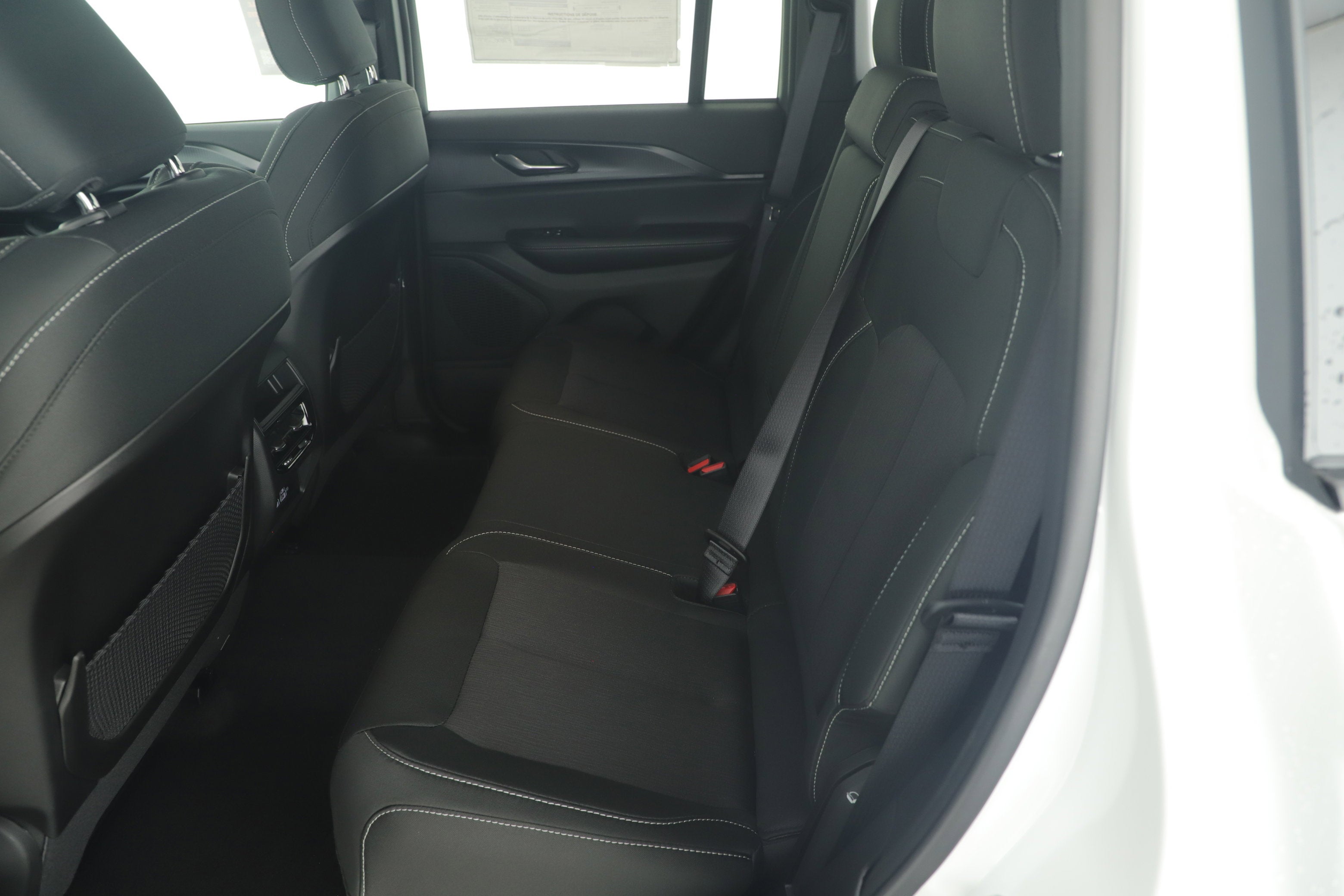 2025 Jeep Grand Cherokee GRAND CHEROKEE LAREDO 4X2