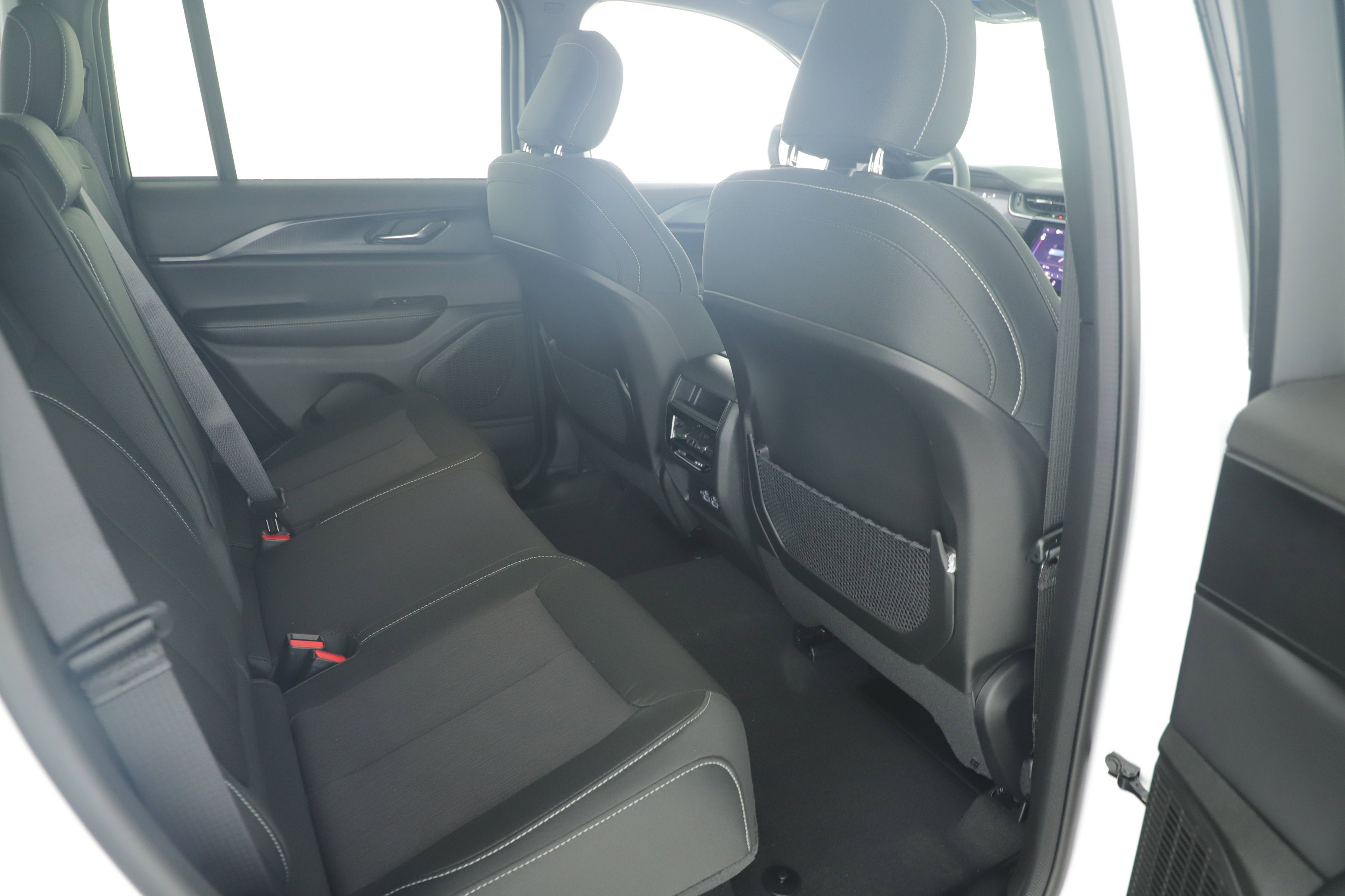 2025 Jeep Grand Cherokee GRAND CHEROKEE LAREDO 4X2