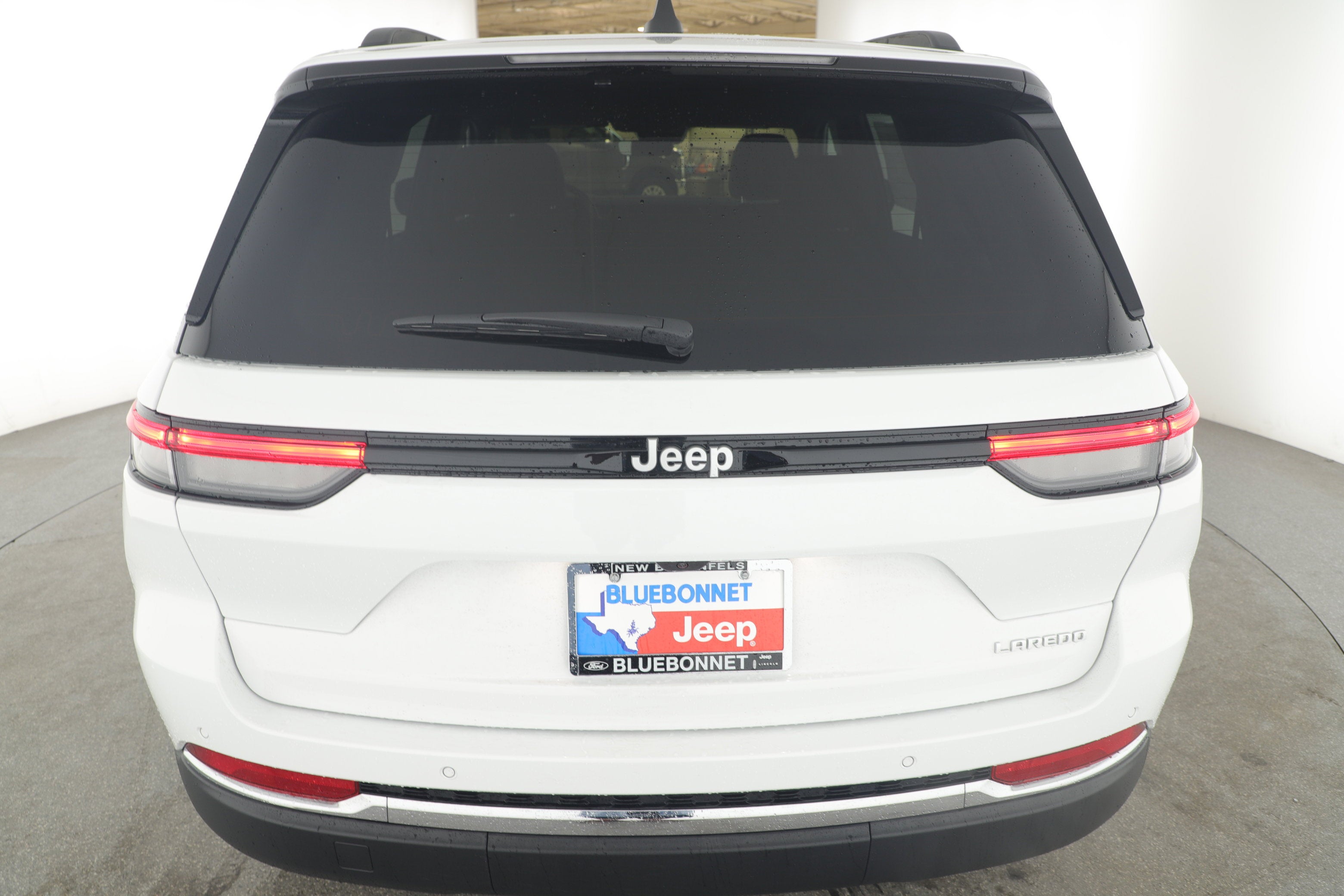 2025 Jeep Grand Cherokee GRAND CHEROKEE LAREDO 4X2