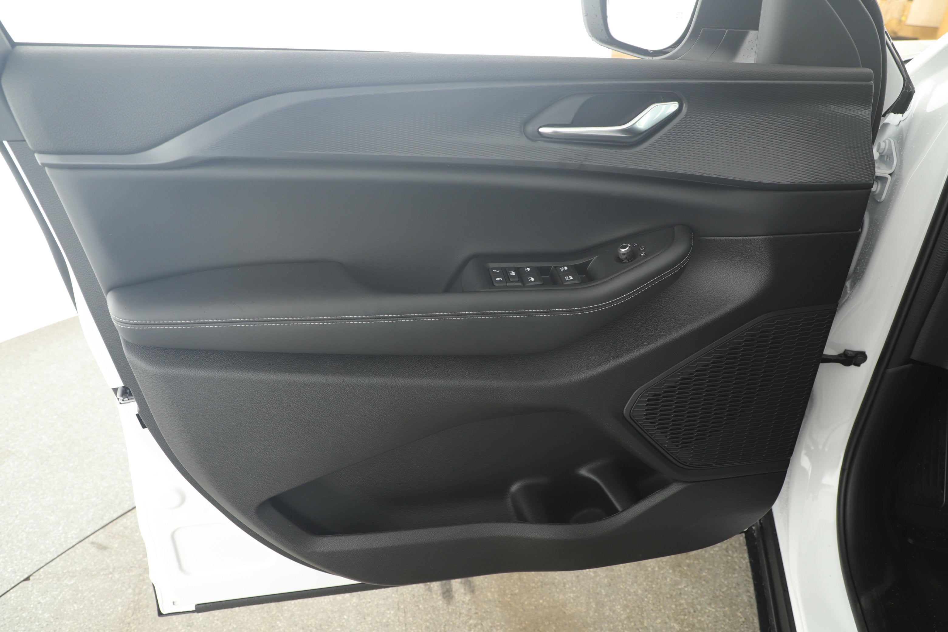 2025 Jeep Grand Cherokee GRAND CHEROKEE LAREDO 4X2