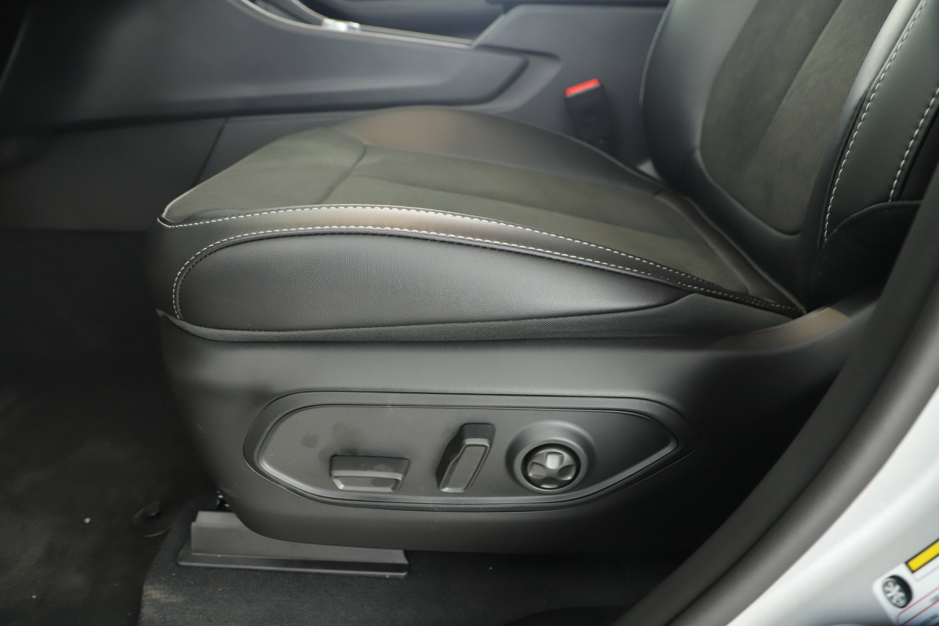 2025 Jeep Grand Cherokee GRAND CHEROKEE ALTITUDE X 4X2