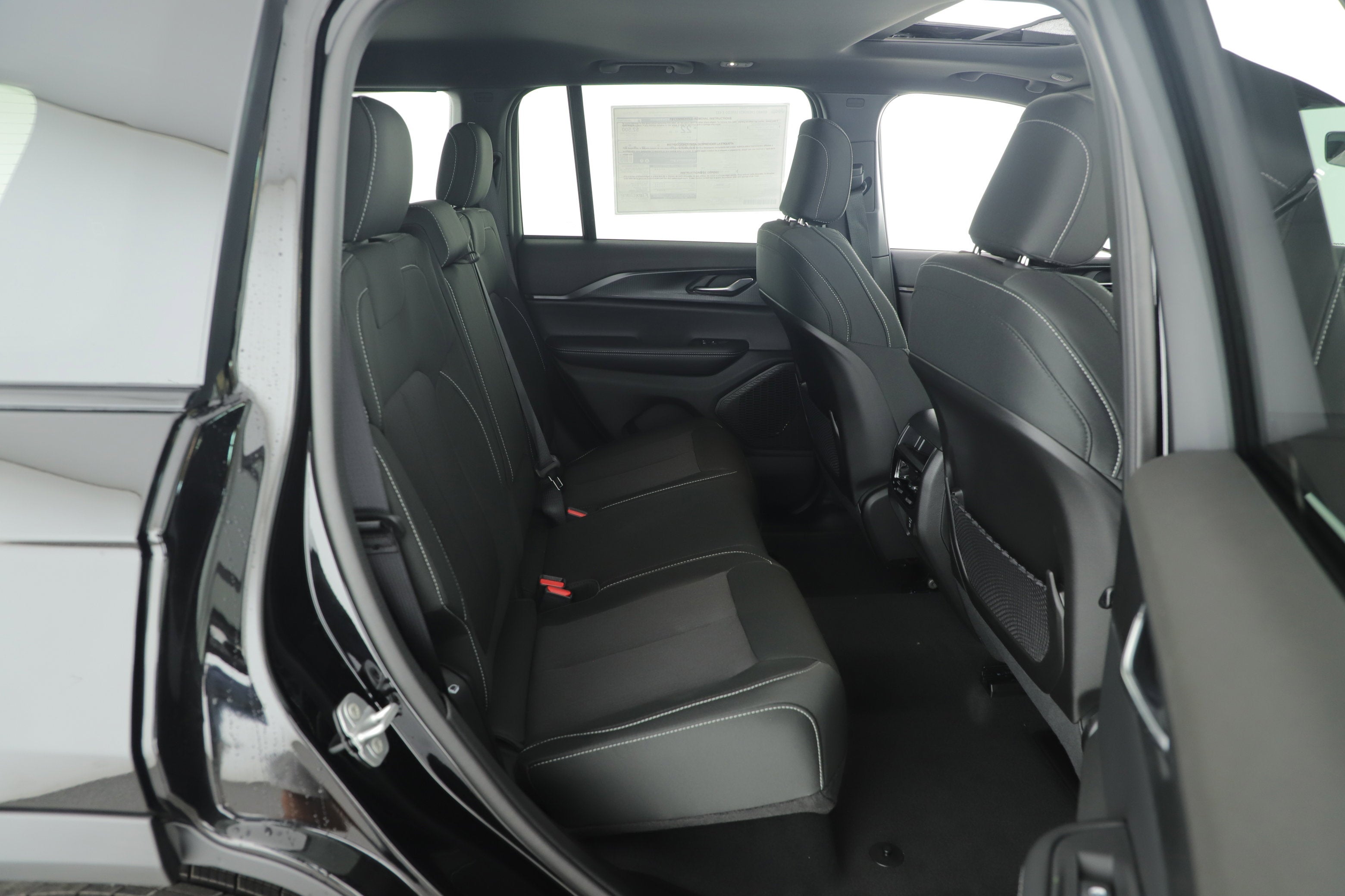 2025 Jeep Grand Cherokee GRAND CHEROKEE LAREDO X 4X2