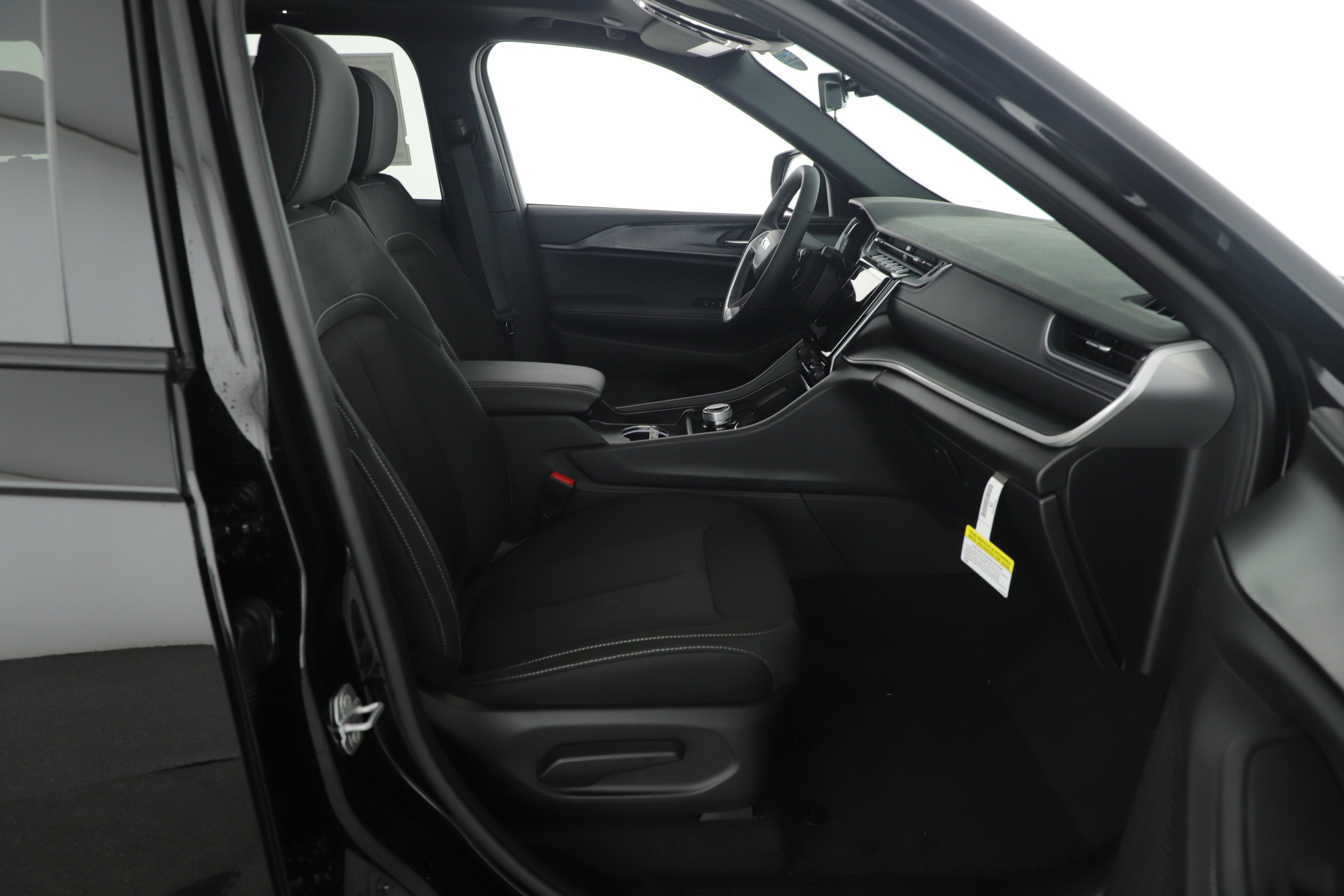 2025 Jeep Grand Cherokee GRAND CHEROKEE LAREDO X 4X2