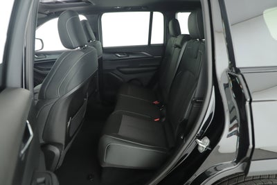 2025 Jeep Grand Cherokee GRAND CHEROKEE LAREDO X 4X2