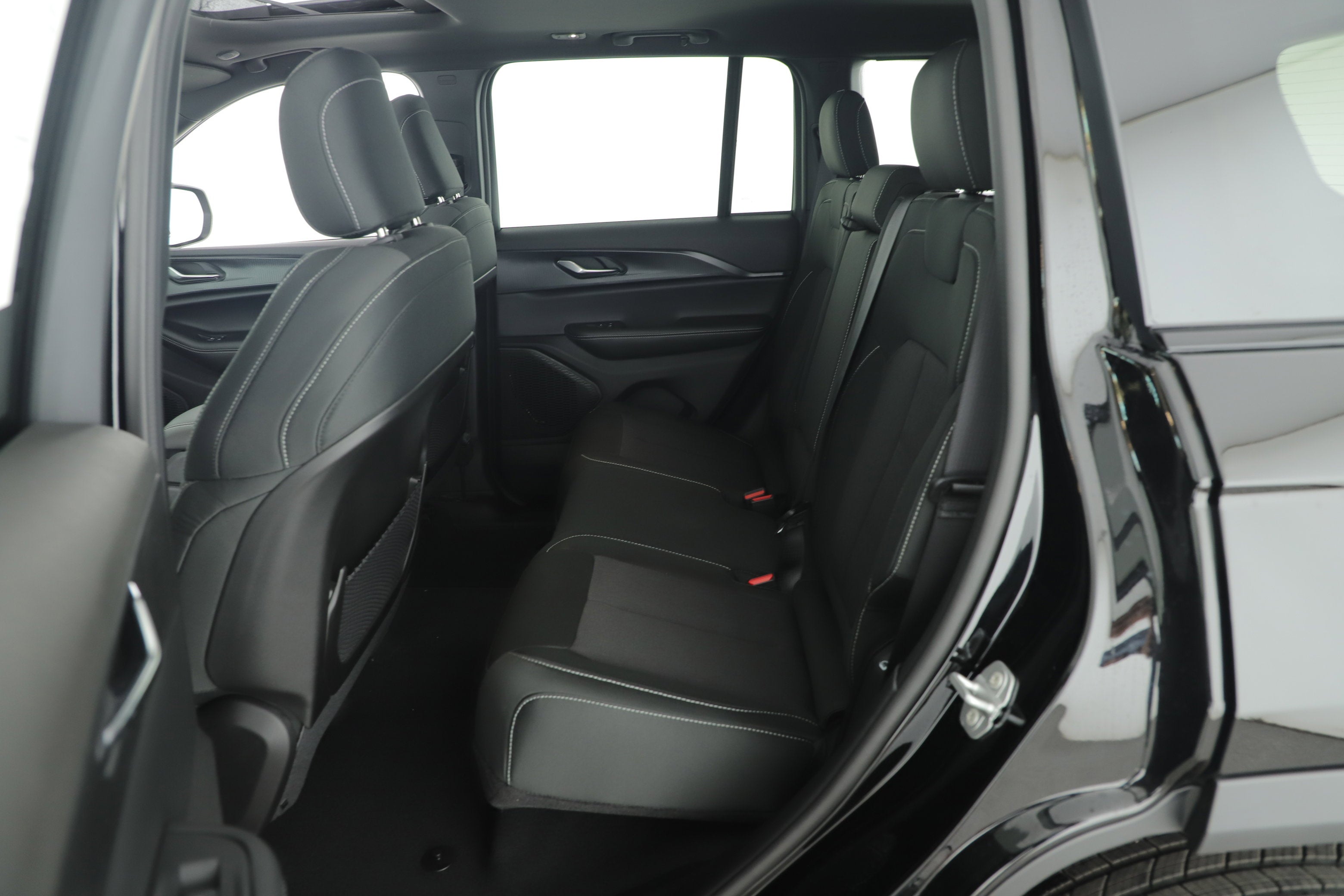 2025 Jeep Grand Cherokee GRAND CHEROKEE LAREDO X 4X2