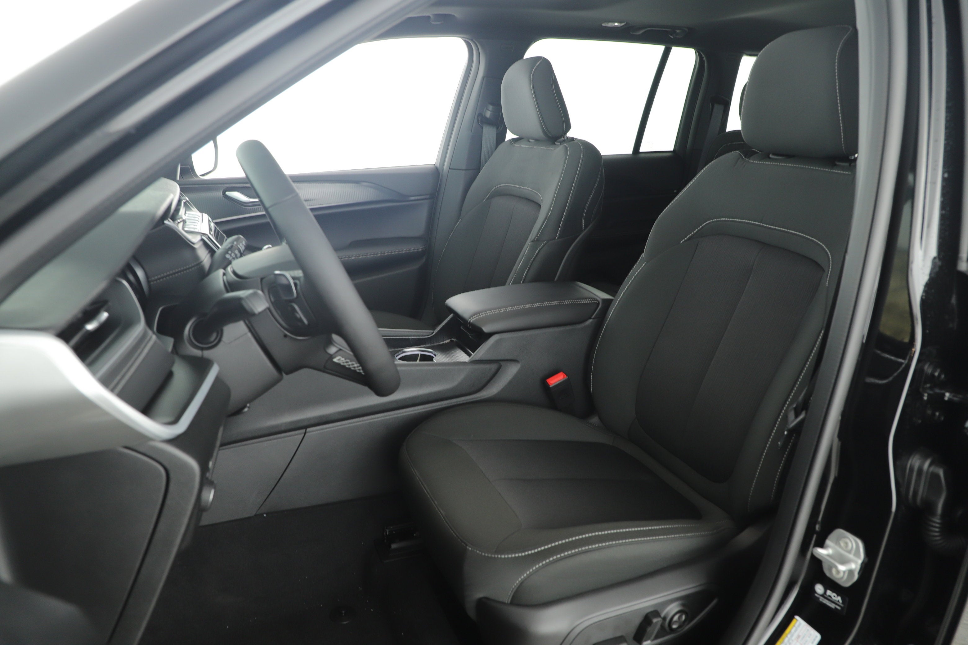 2025 Jeep Grand Cherokee GRAND CHEROKEE LAREDO X 4X2