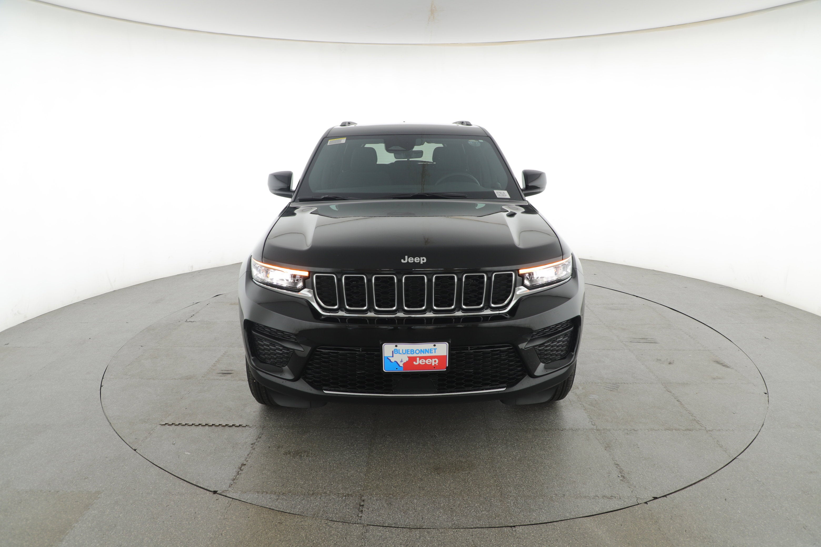 2025 Jeep Grand Cherokee GRAND CHEROKEE LAREDO X 4X2