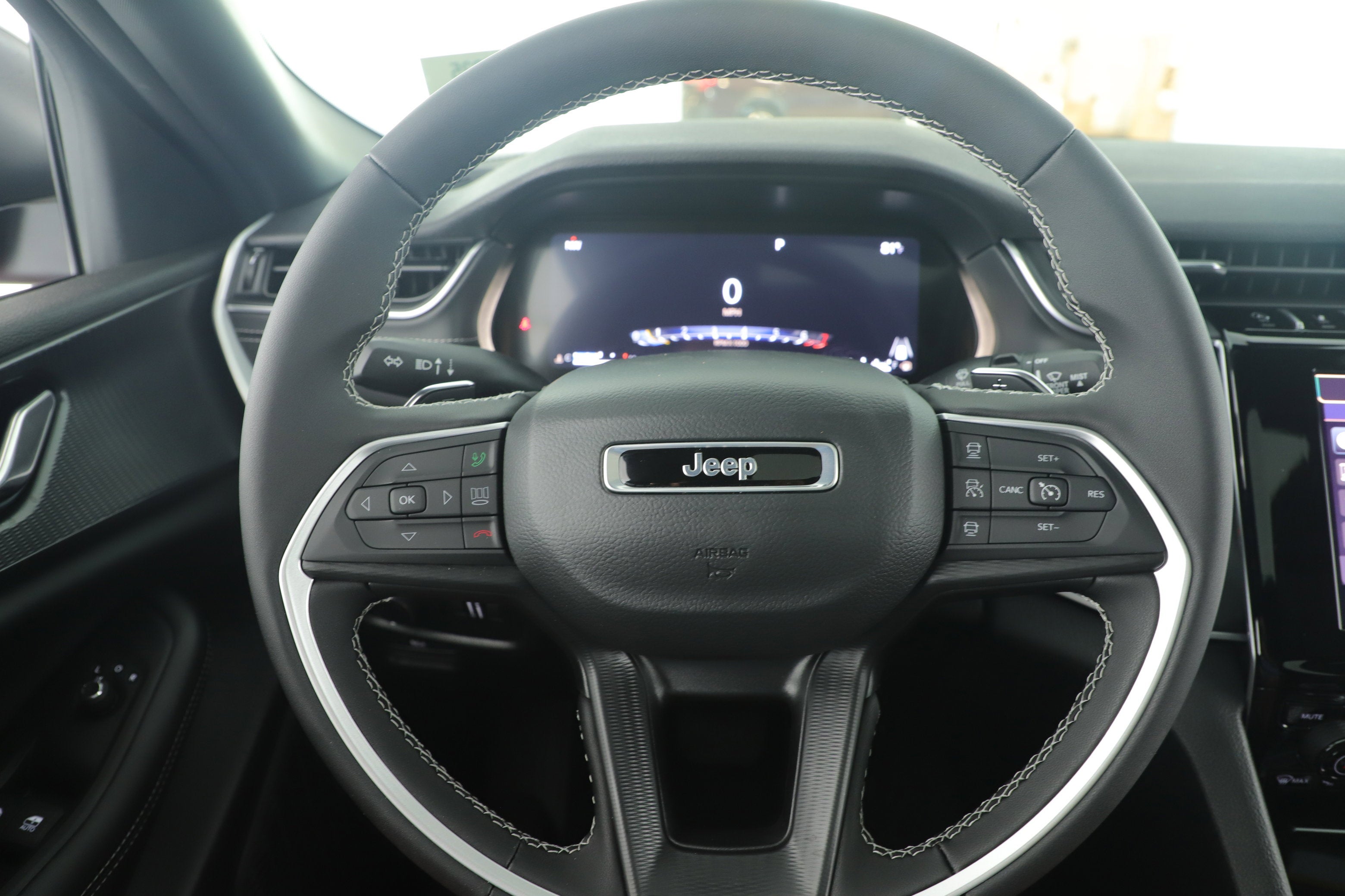 2025 Jeep Grand Cherokee GRAND CHEROKEE LAREDO X 4X2