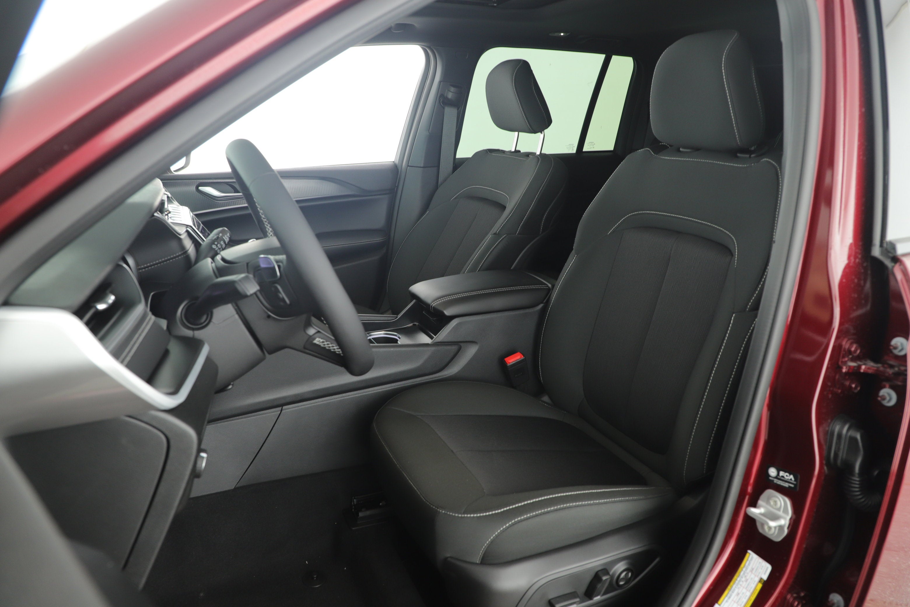 2025 Jeep Grand Cherokee GRAND CHEROKEE LAREDO X 4X2