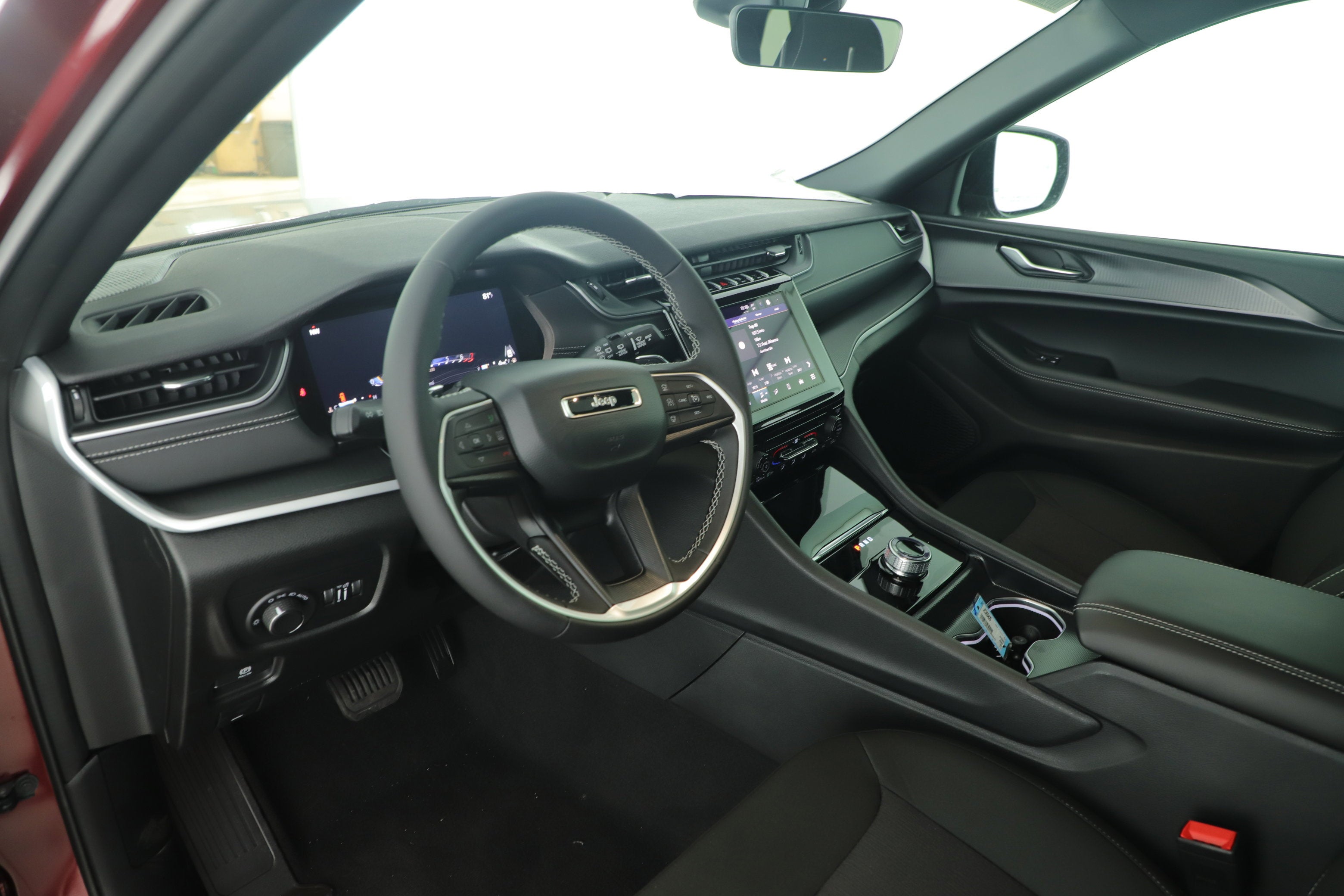 2025 Jeep Grand Cherokee GRAND CHEROKEE LAREDO X 4X2