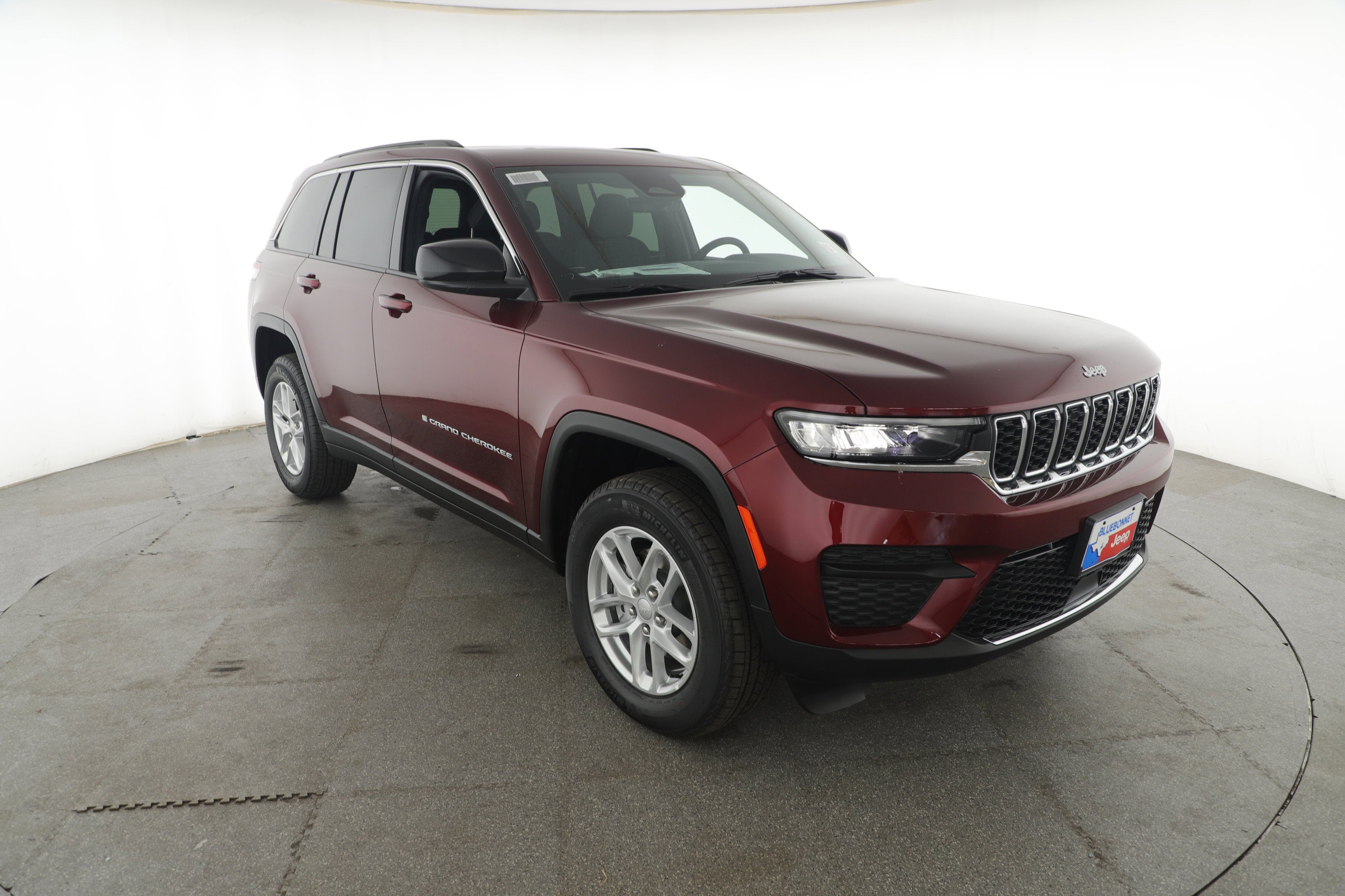 2025 Jeep Grand Cherokee GRAND CHEROKEE LAREDO X 4X2