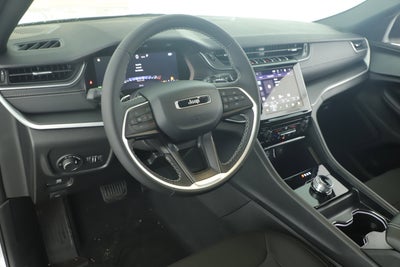 2025 Jeep Grand Cherokee GRAND CHEROKEE LAREDO 4X2