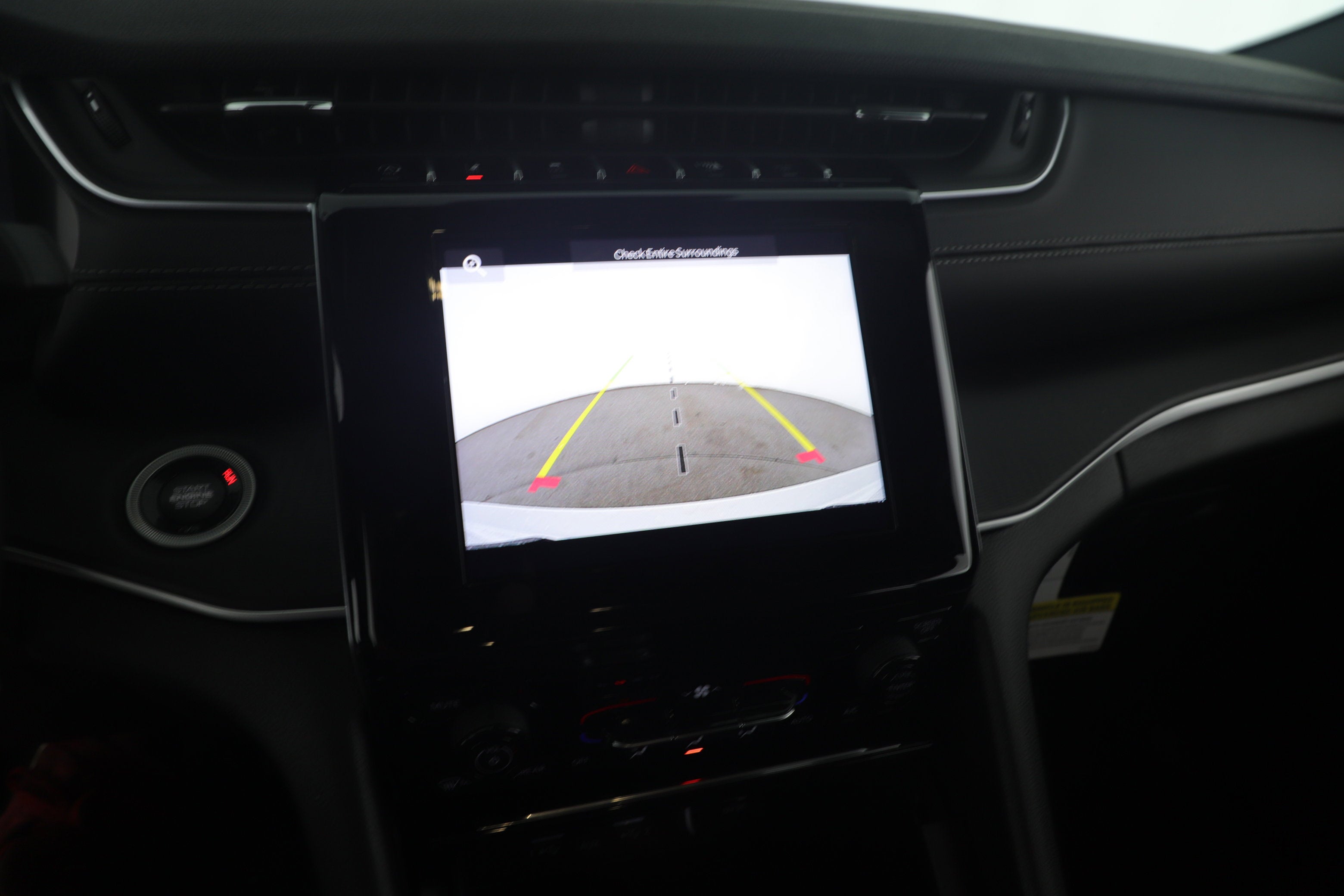 2025 Jeep Grand Cherokee GRAND CHEROKEE LAREDO 4X2