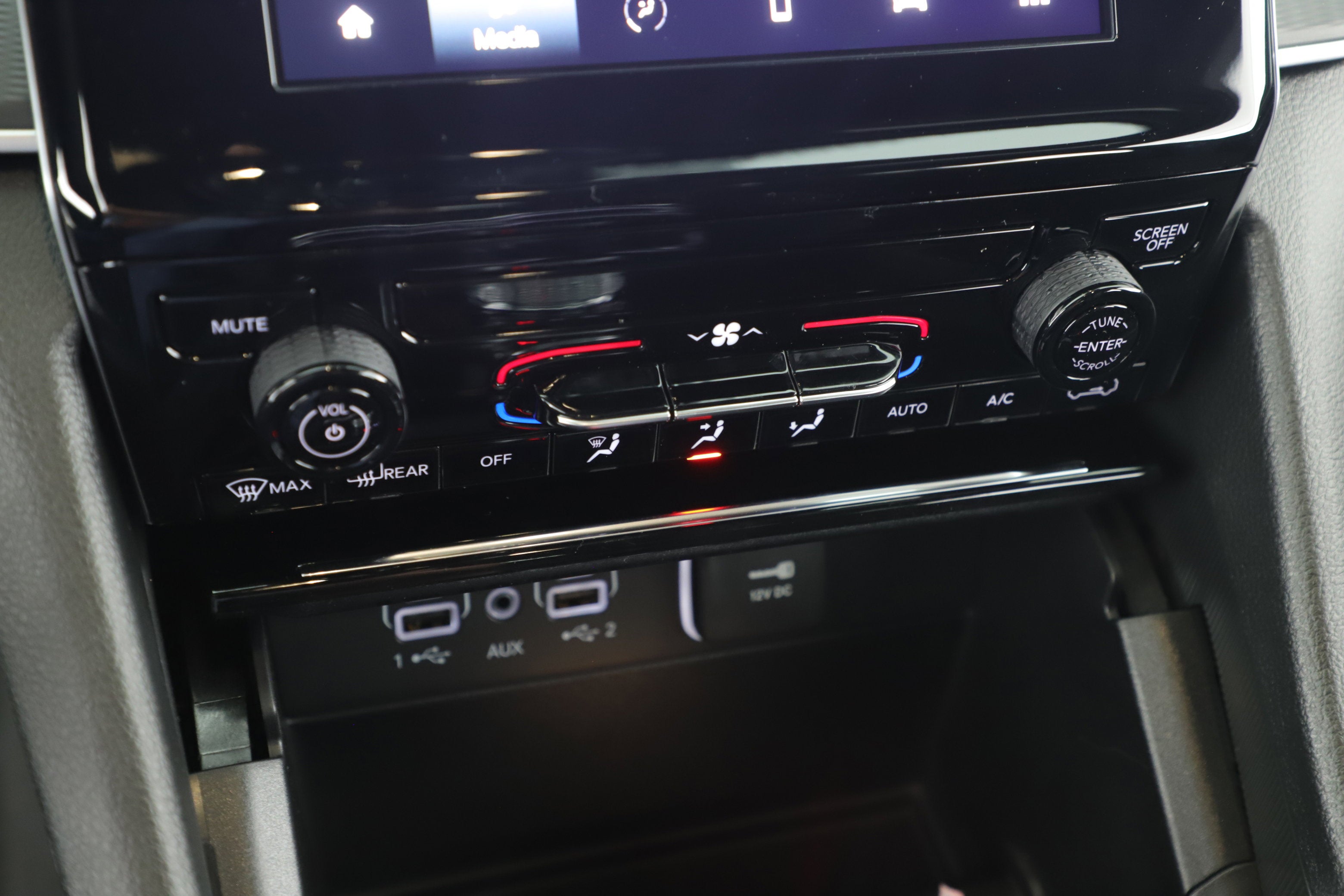 2025 Jeep Grand Cherokee GRAND CHEROKEE LAREDO 4X2