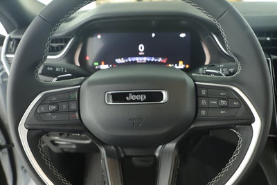 2025 Jeep Grand Cherokee GRAND CHEROKEE LAREDO 4X2