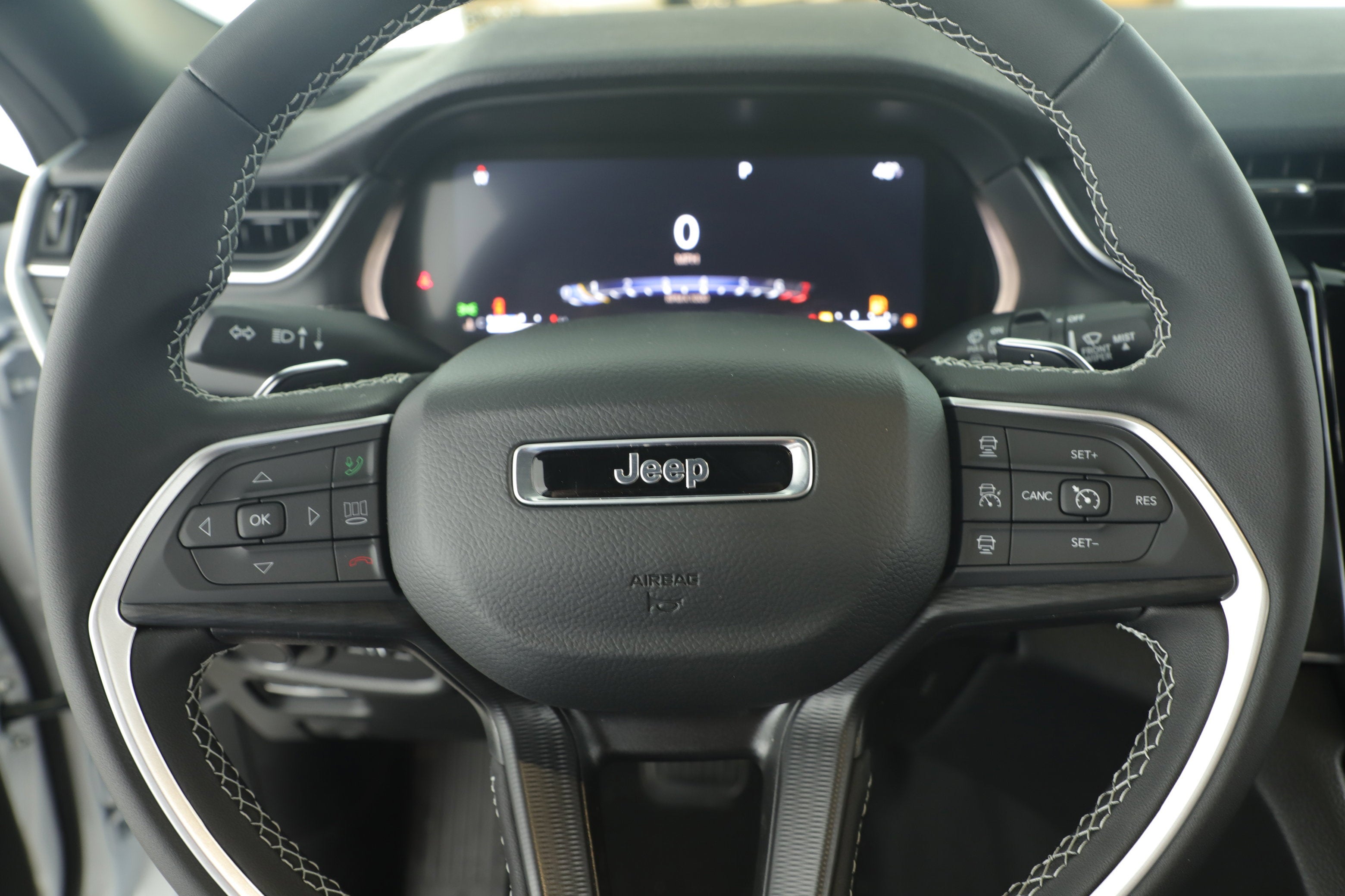 2025 Jeep Grand Cherokee GRAND CHEROKEE LAREDO 4X2