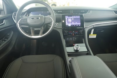 2025 Jeep Grand Cherokee GRAND CHEROKEE LAREDO 4X2