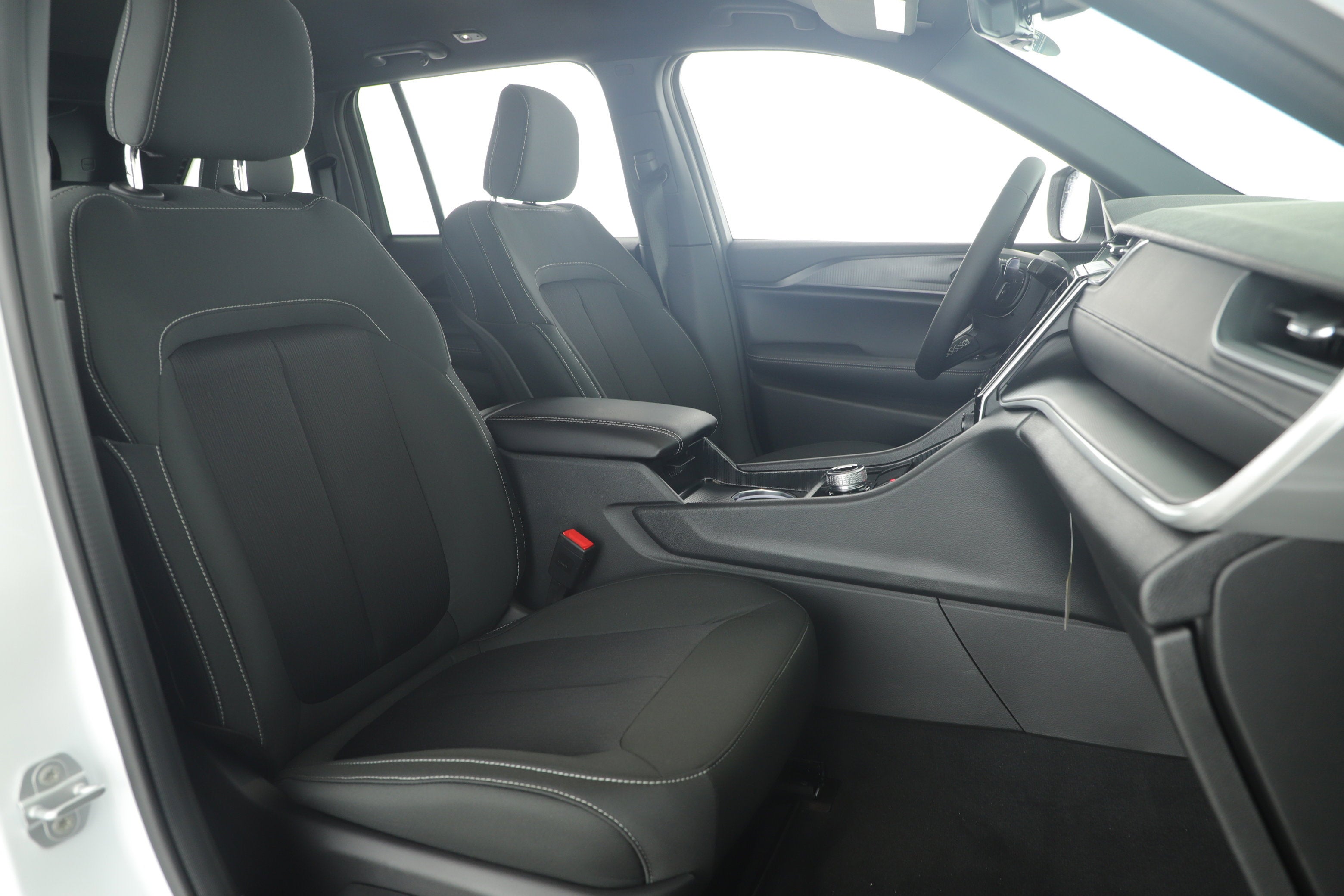 2025 Jeep Grand Cherokee GRAND CHEROKEE LAREDO 4X2