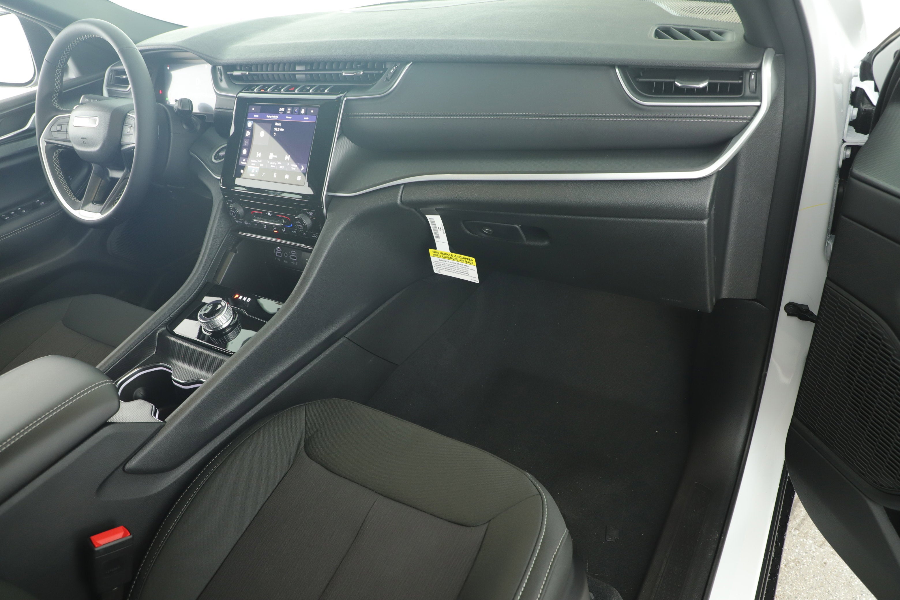 2025 Jeep Grand Cherokee GRAND CHEROKEE LAREDO 4X2