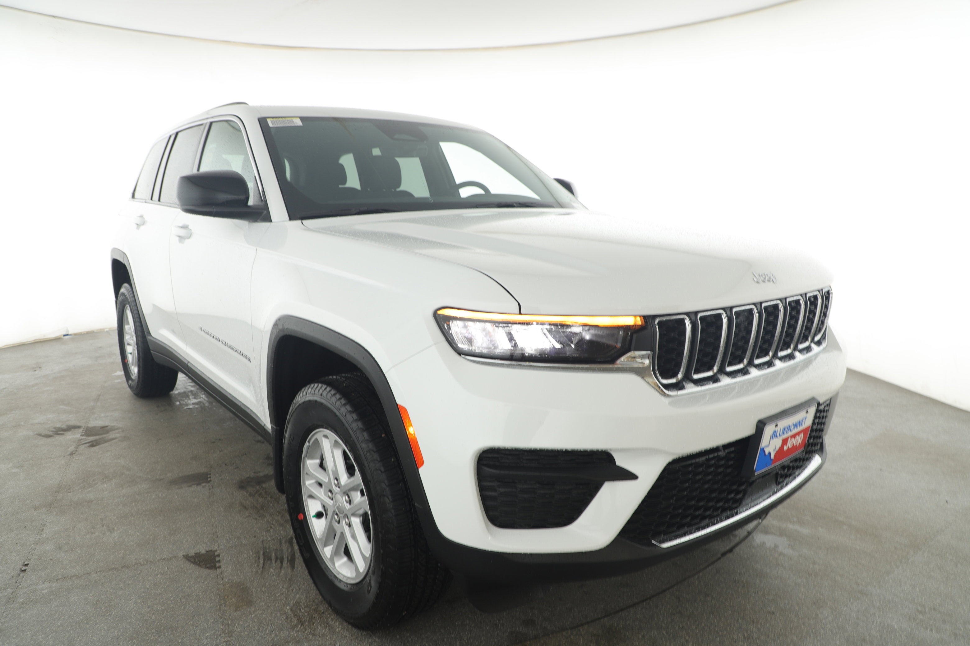 2025 Jeep Grand Cherokee GRAND CHEROKEE LAREDO 4X2