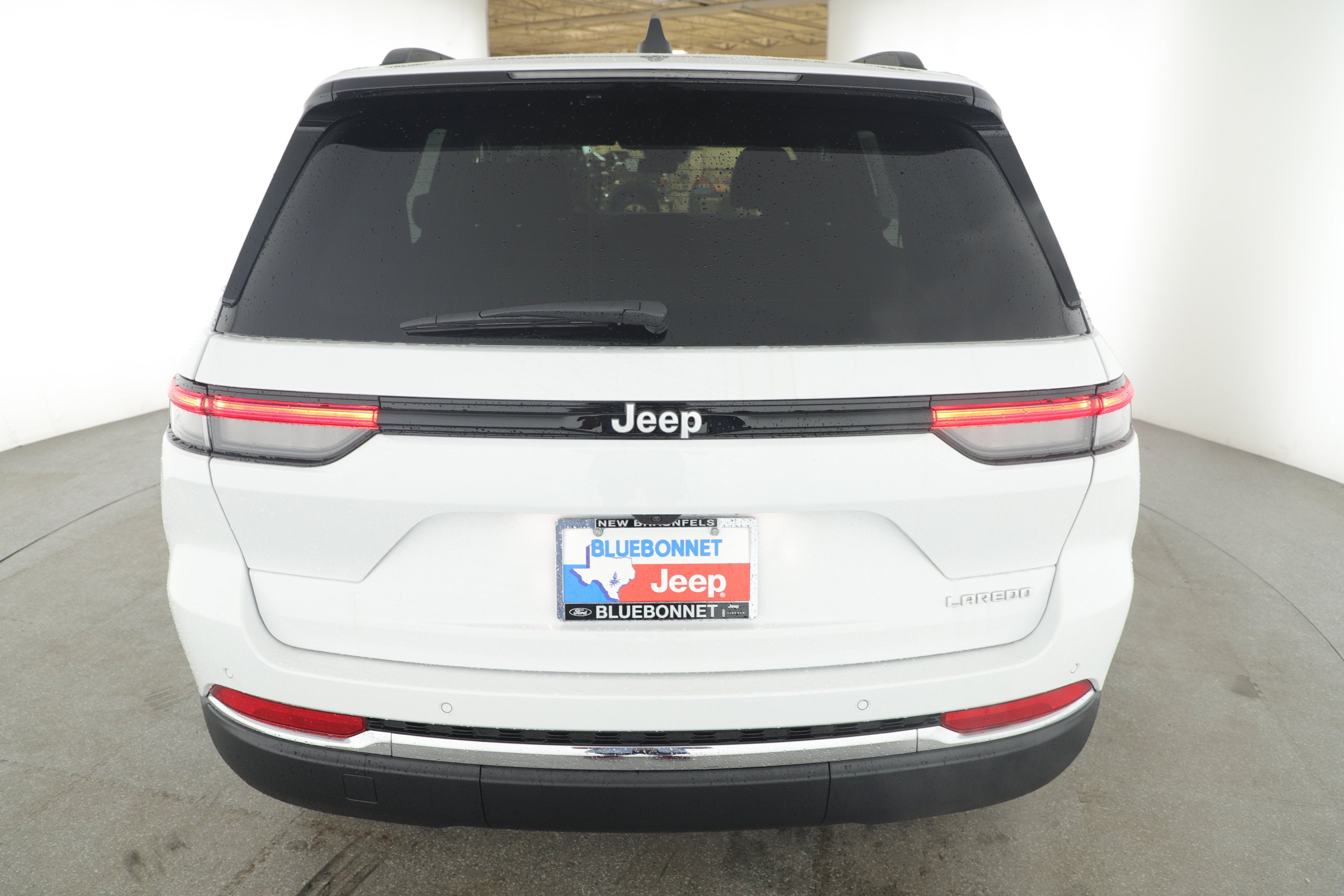 2025 Jeep Grand Cherokee GRAND CHEROKEE LAREDO 4X2