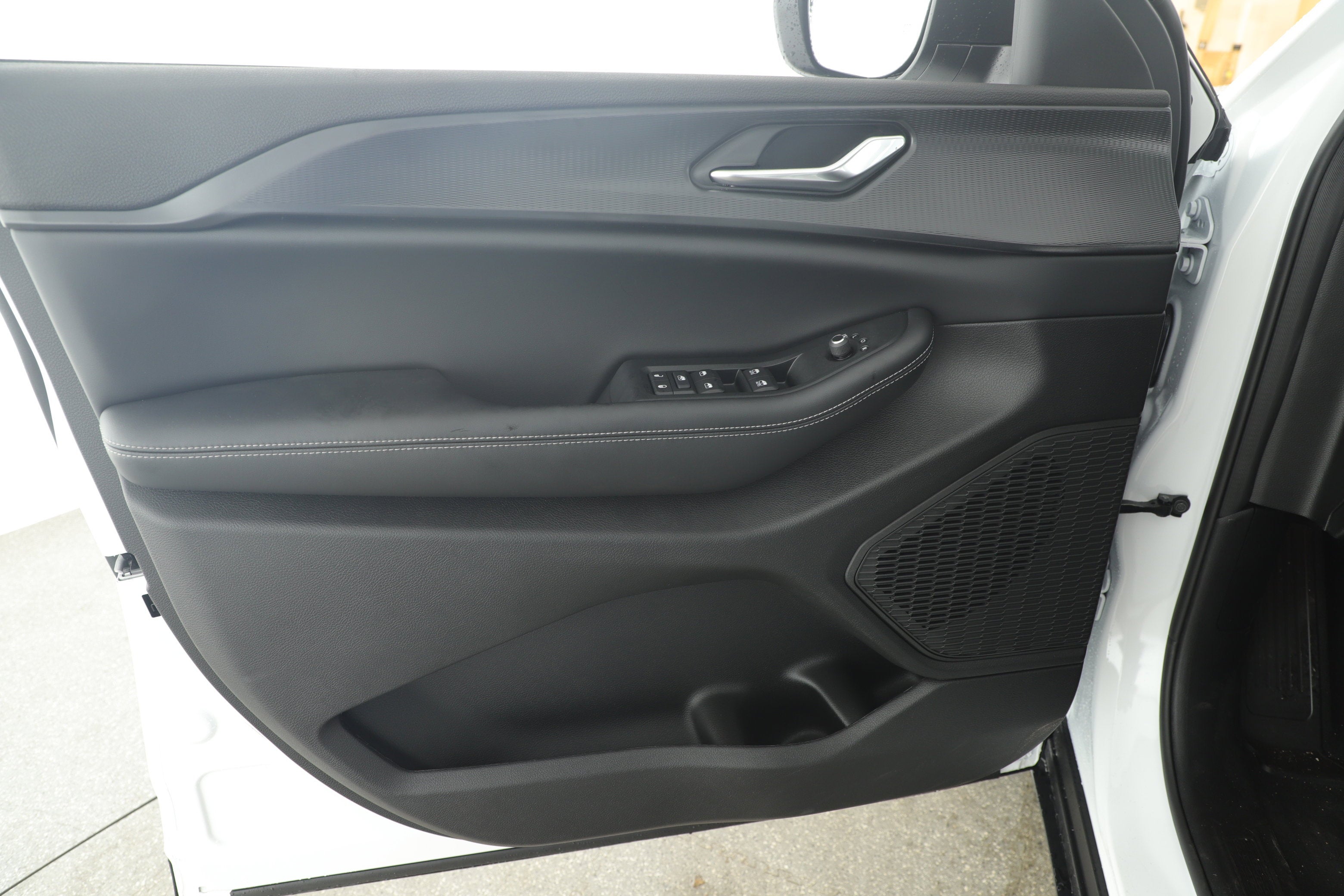 2025 Jeep Grand Cherokee GRAND CHEROKEE LAREDO 4X2