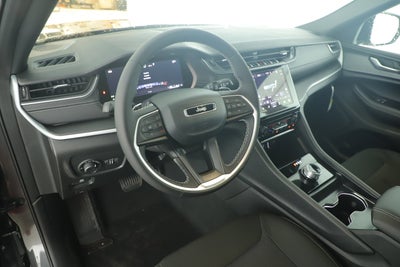 2025 Jeep Grand Cherokee GRAND CHEROKEE LAREDO 4X2