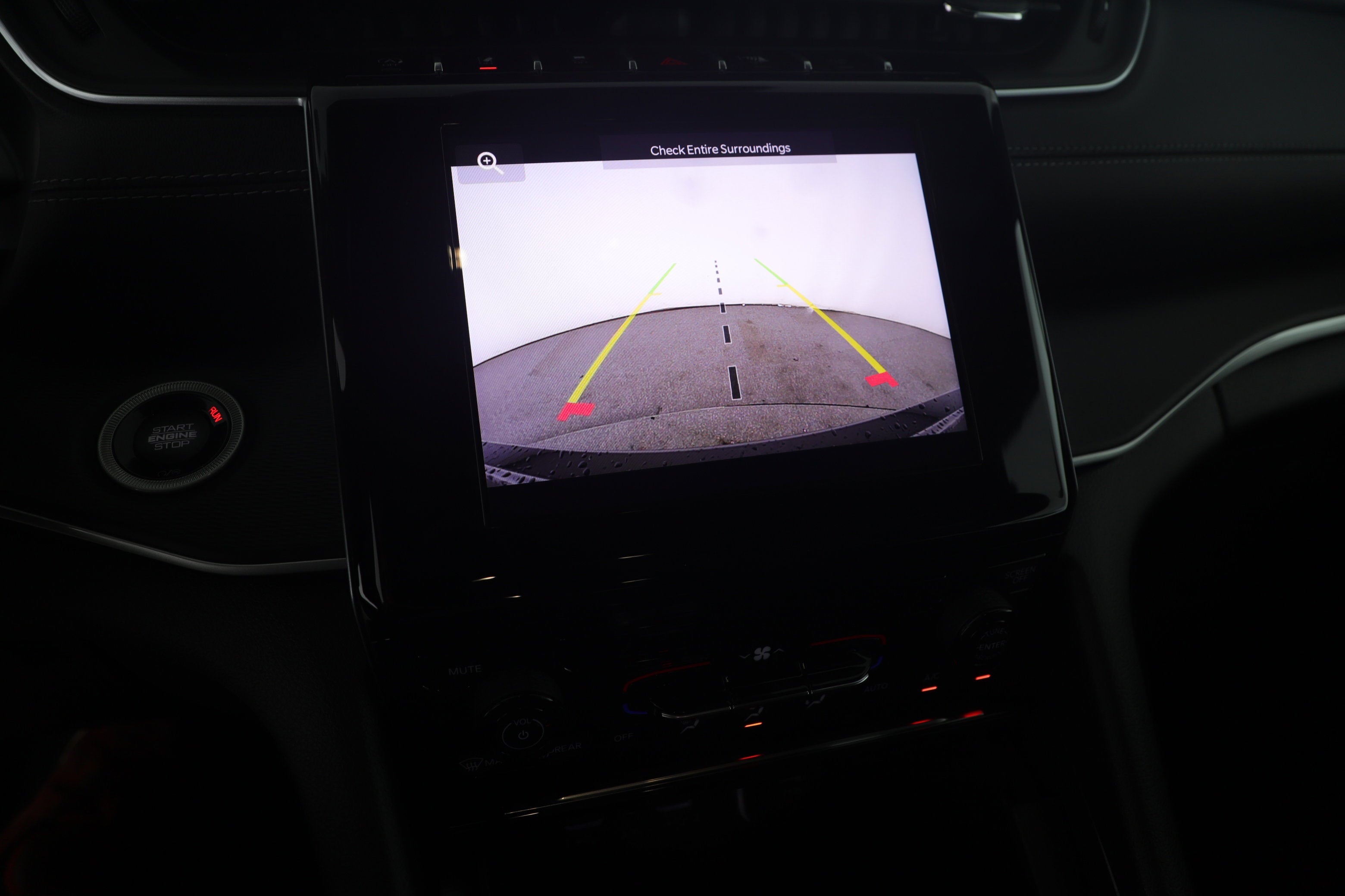 2025 Jeep Grand Cherokee GRAND CHEROKEE LAREDO 4X2