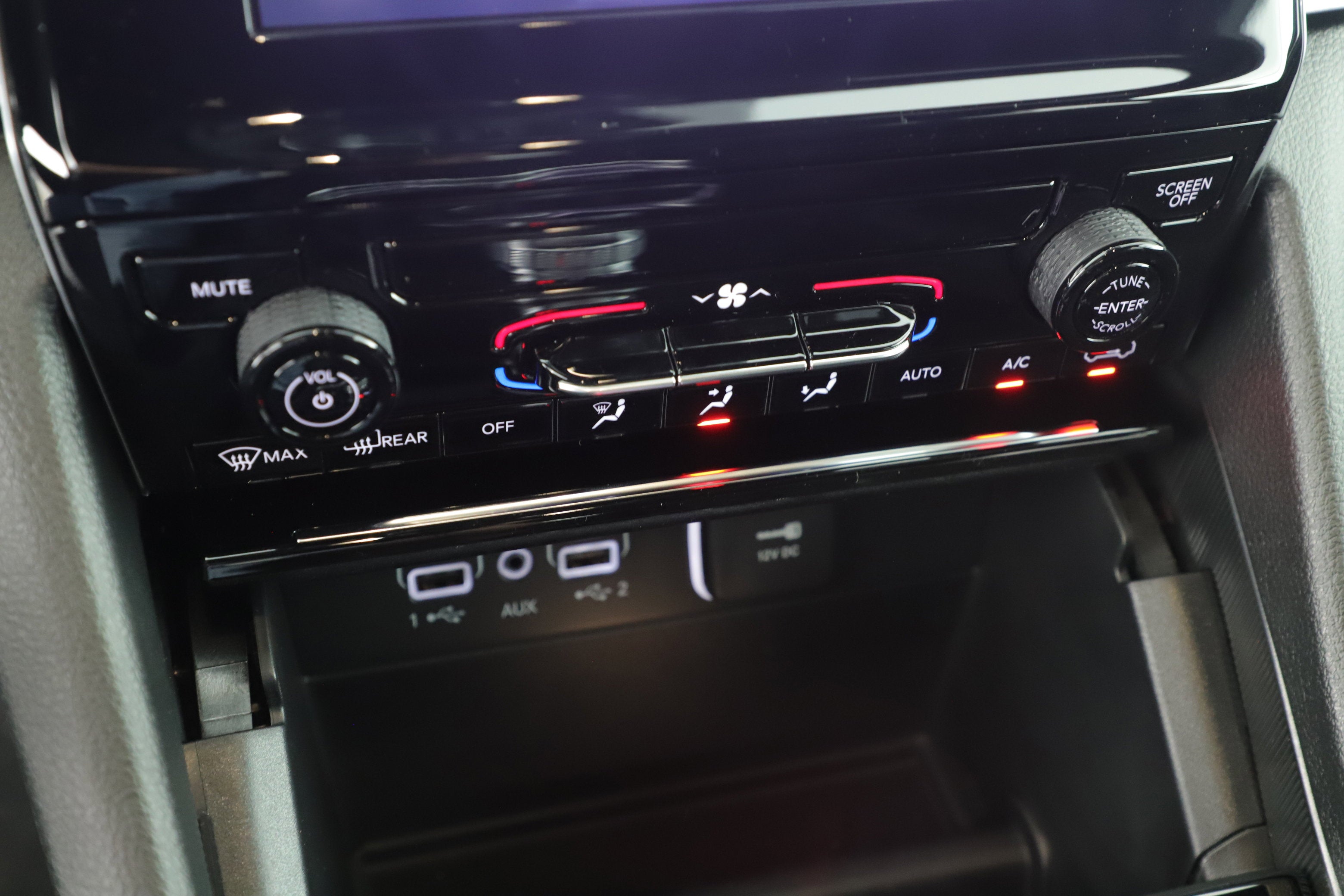 2025 Jeep Grand Cherokee GRAND CHEROKEE LAREDO 4X2