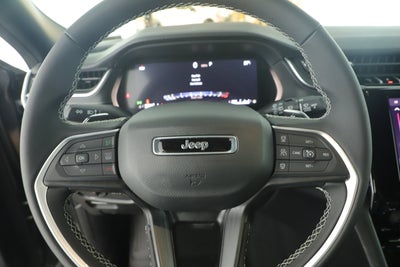 2025 Jeep Grand Cherokee GRAND CHEROKEE LAREDO 4X2