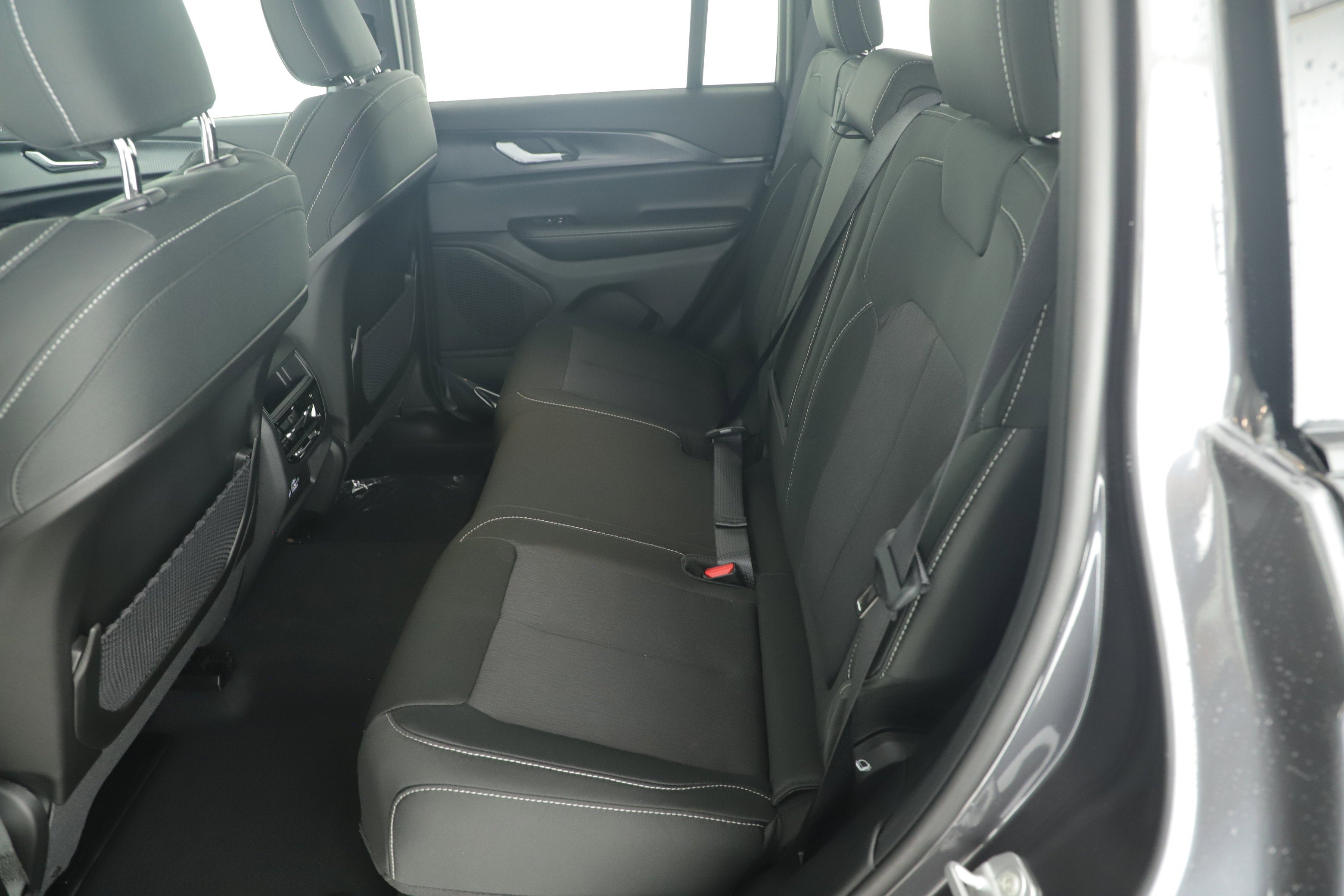 2025 Jeep Grand Cherokee GRAND CHEROKEE LAREDO 4X2