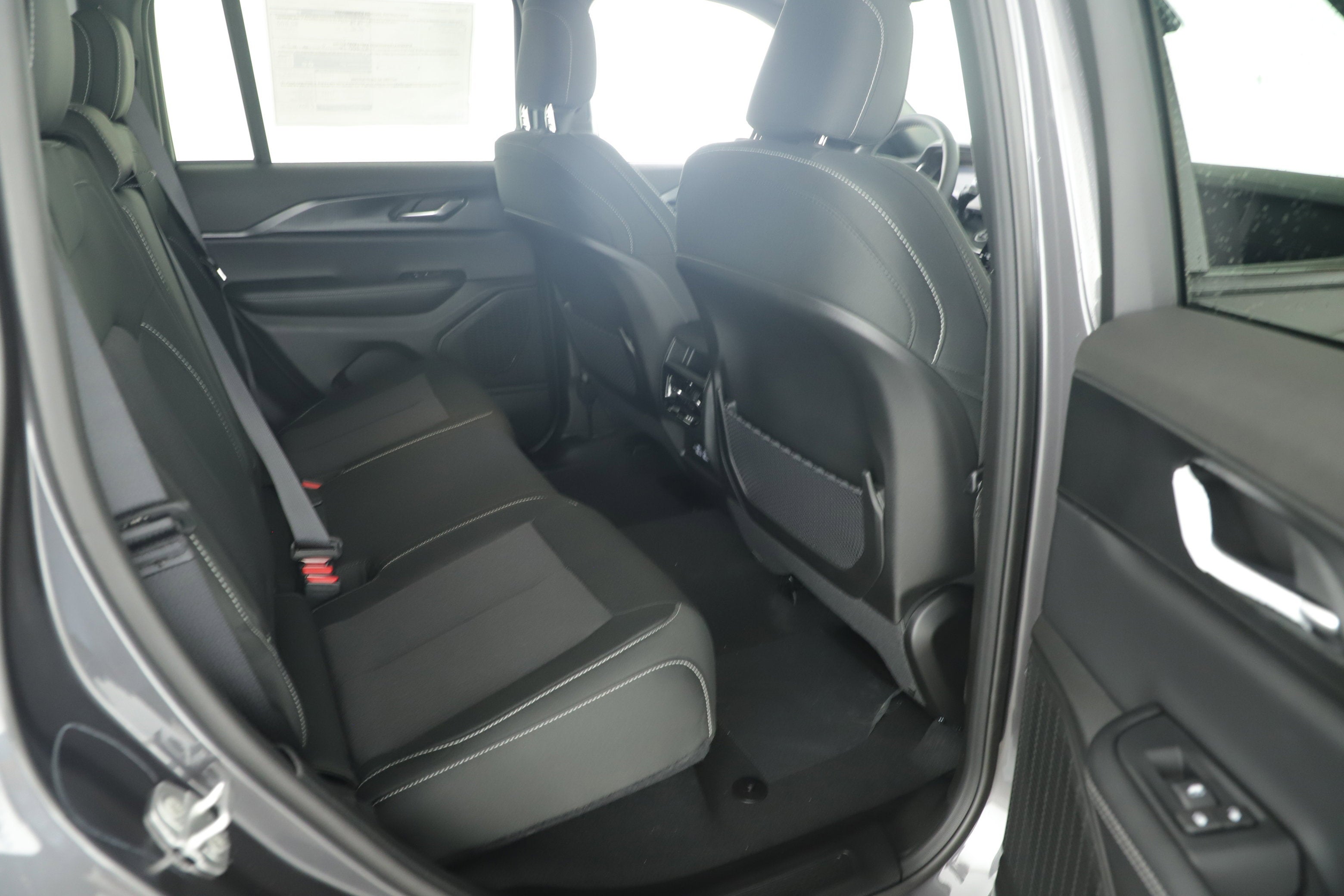 2025 Jeep Grand Cherokee GRAND CHEROKEE LAREDO 4X2