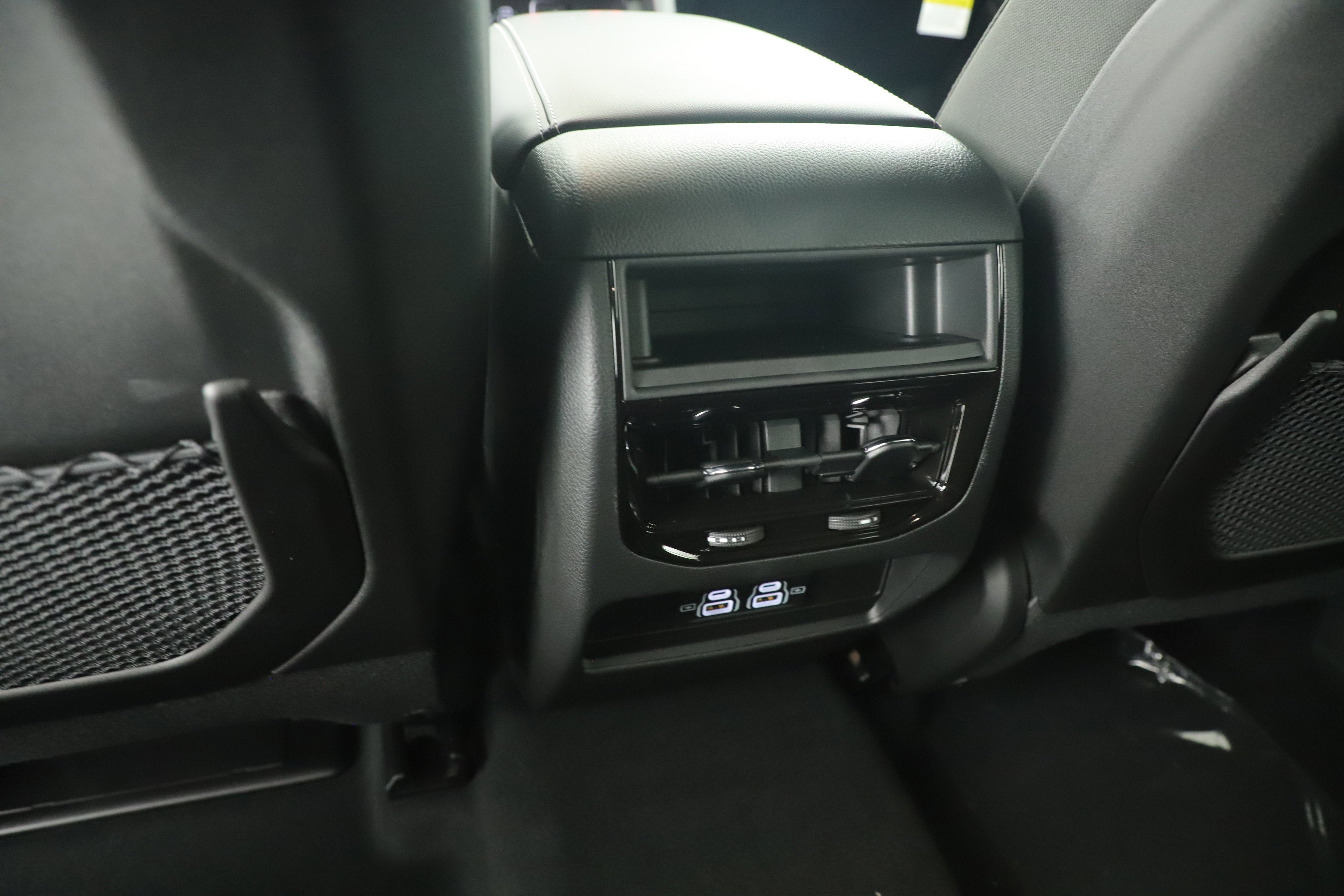 2025 Jeep Grand Cherokee GRAND CHEROKEE LAREDO 4X2