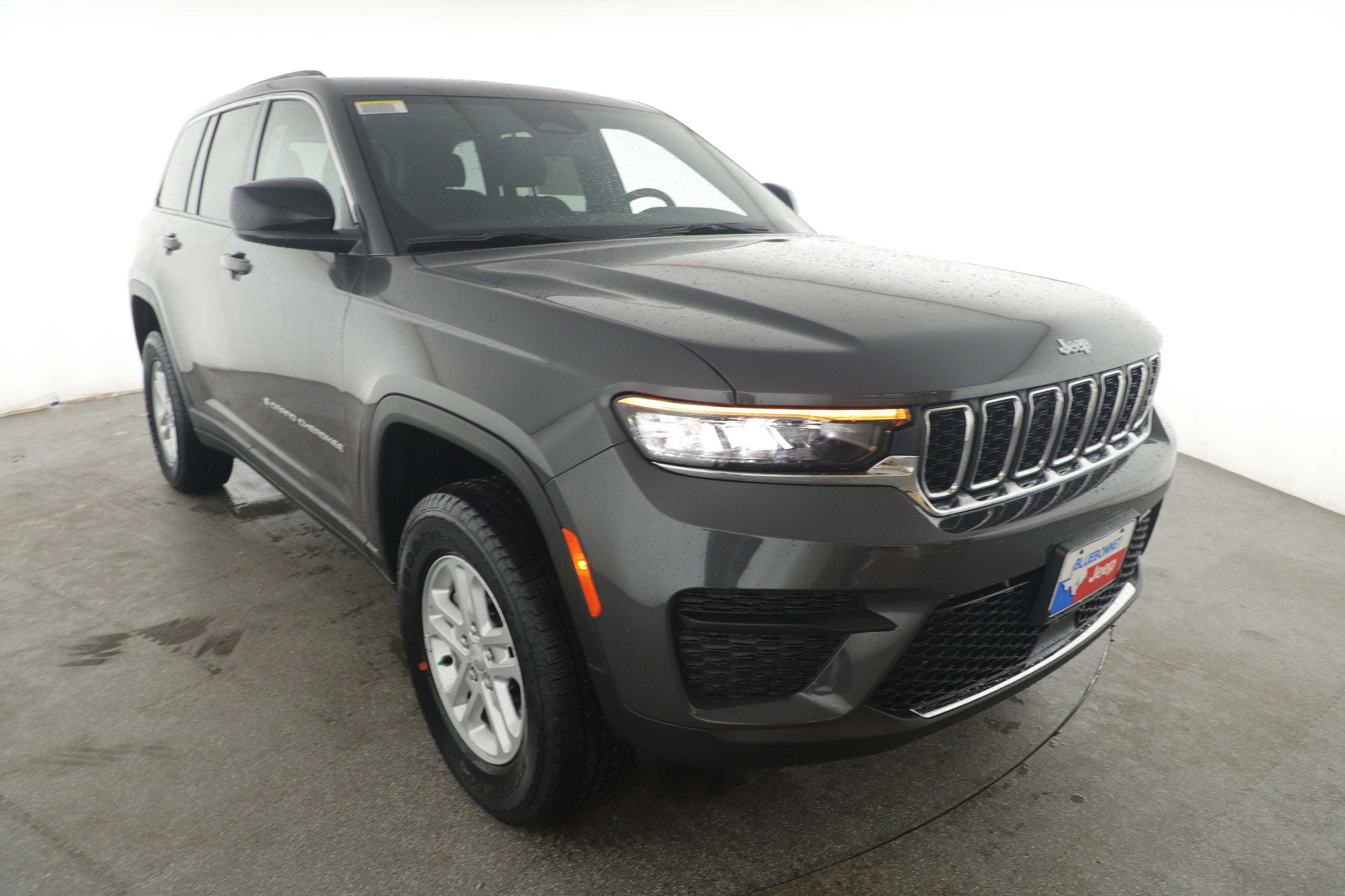 2025 Jeep Grand Cherokee GRAND CHEROKEE LAREDO 4X2