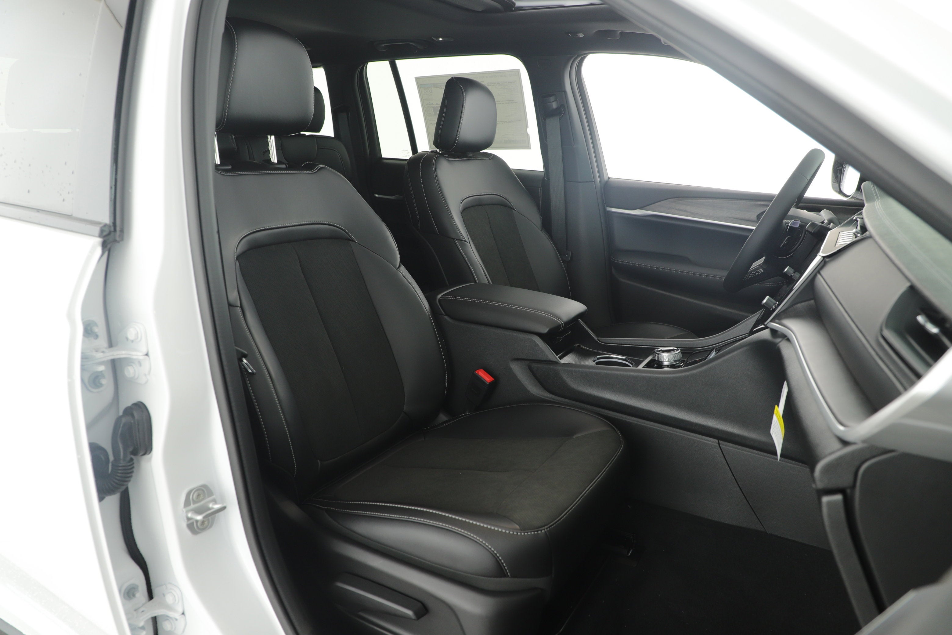 2026 Jeep Grand Cherokee GRAND CHEROKEE ALTITUDE 4X2