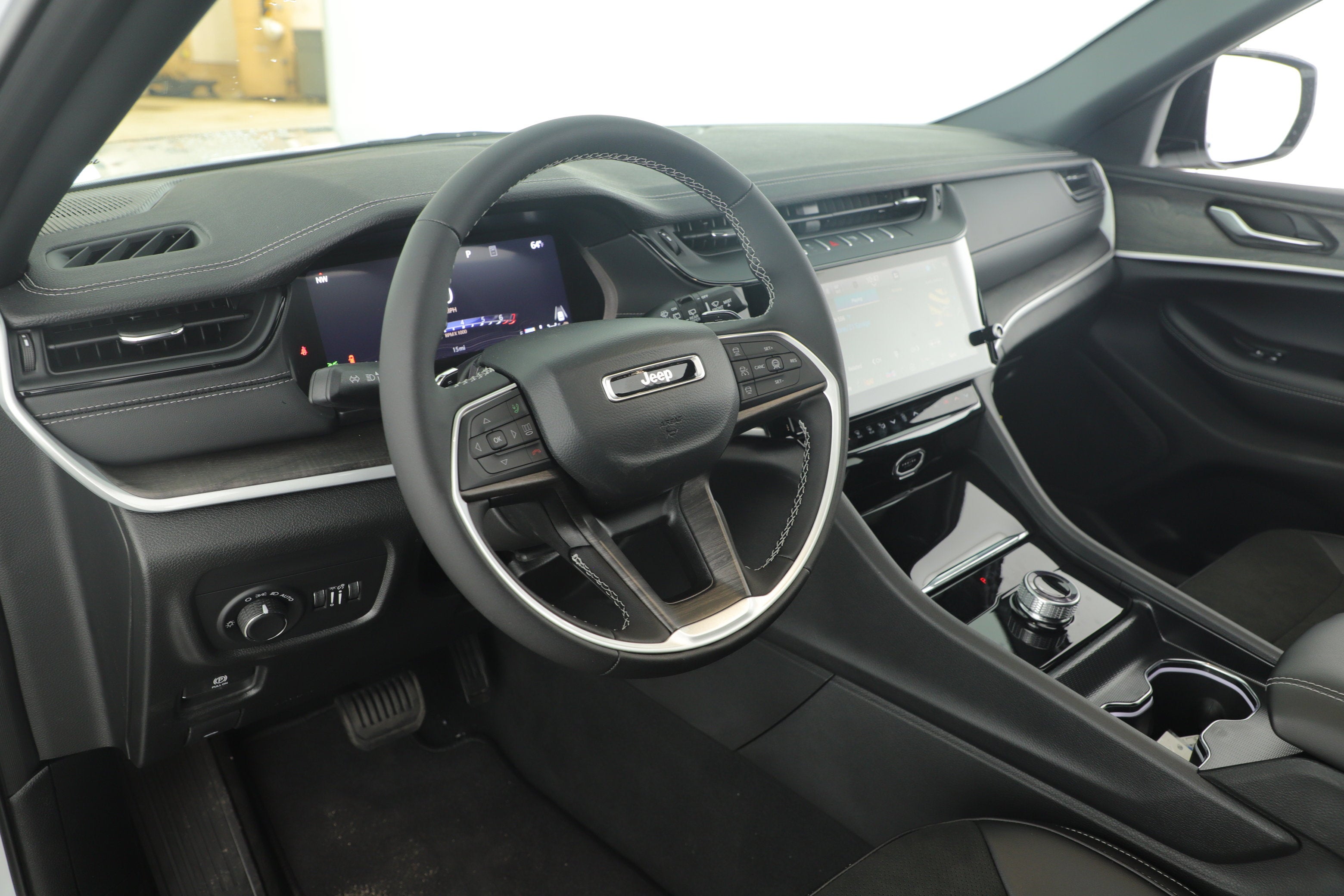 2026 Jeep Grand Cherokee GRAND CHEROKEE ALTITUDE 4X2