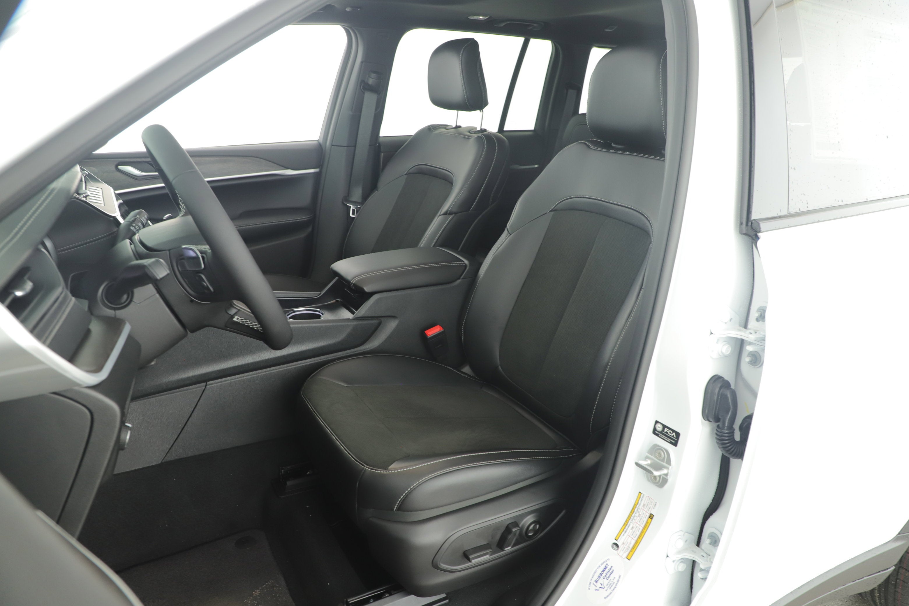 2026 Jeep Grand Cherokee GRAND CHEROKEE ALTITUDE 4X2