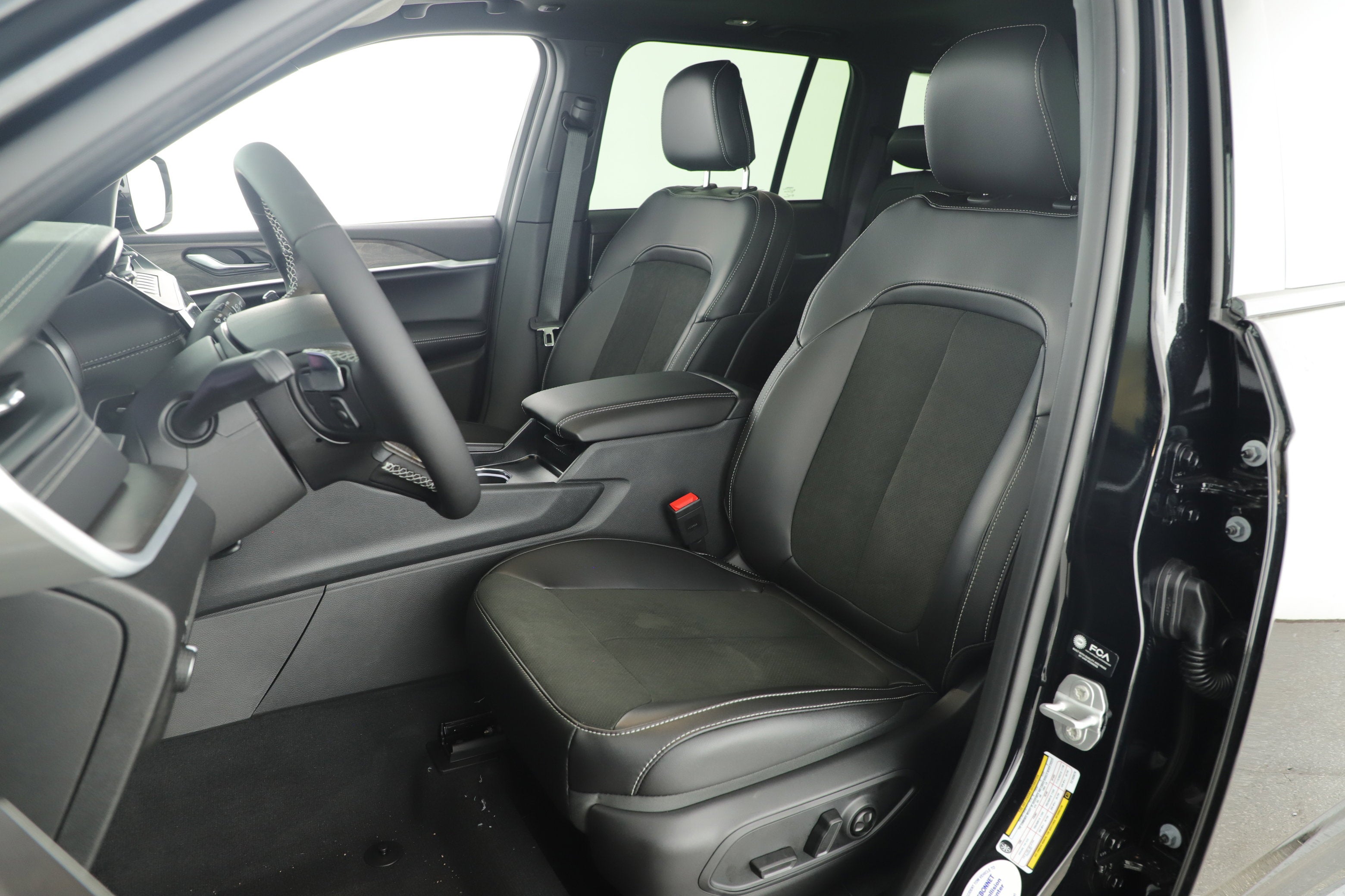 2026 Jeep Grand Cherokee GRAND CHEROKEE ALTITUDE 4X2