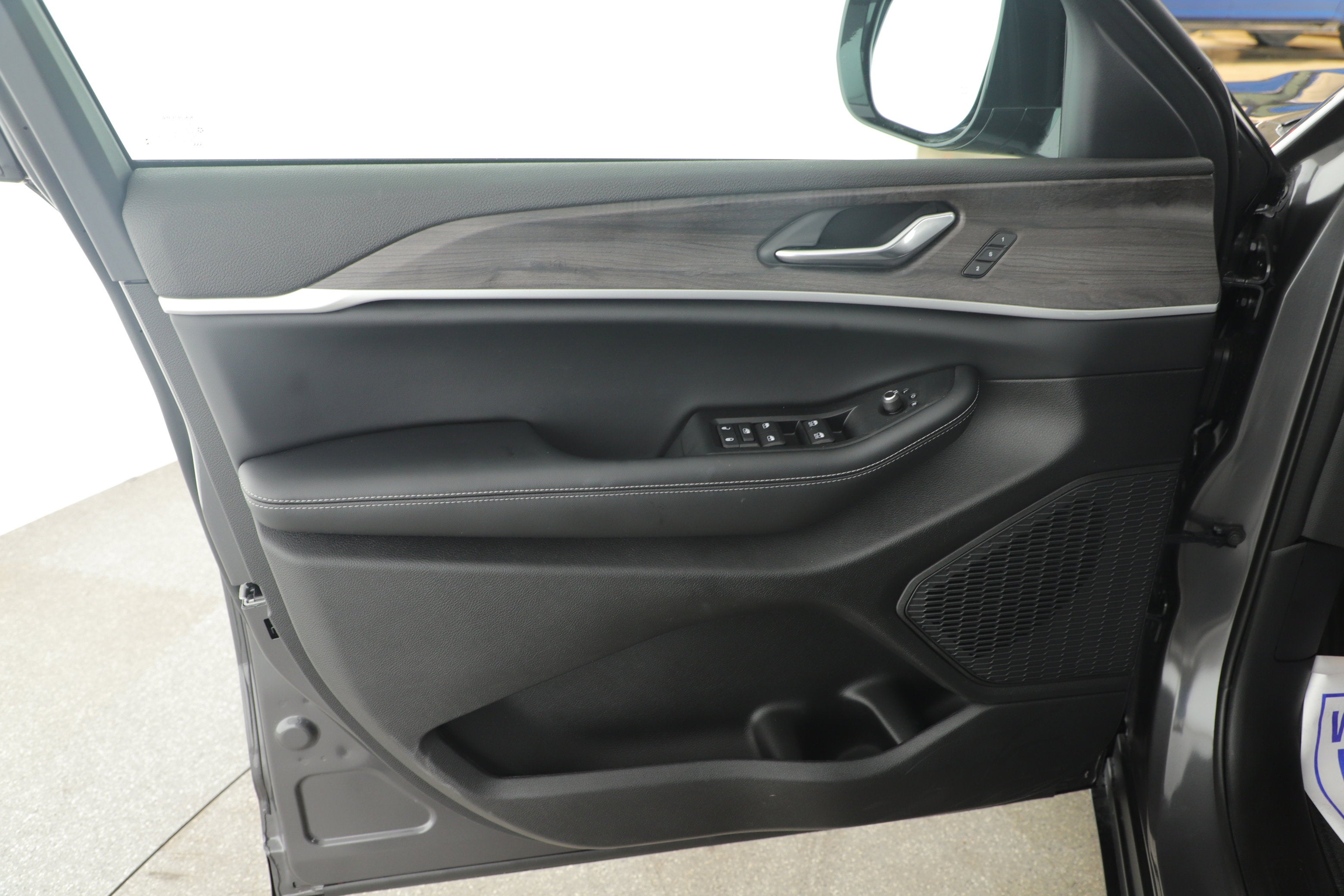 2025 Jeep Grand Cherokee Limited 4x2