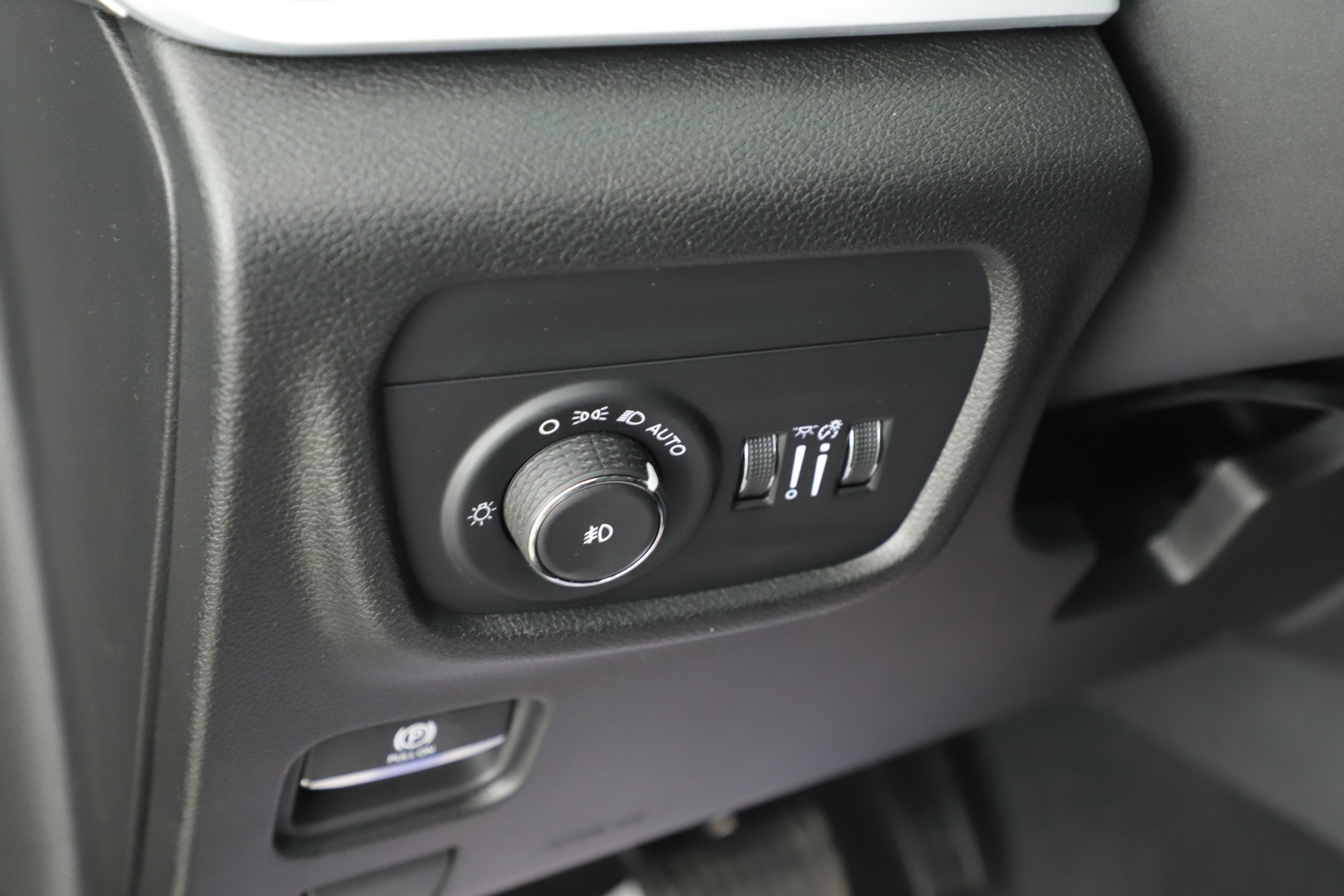 2025 Jeep Grand Cherokee Limited 4x2