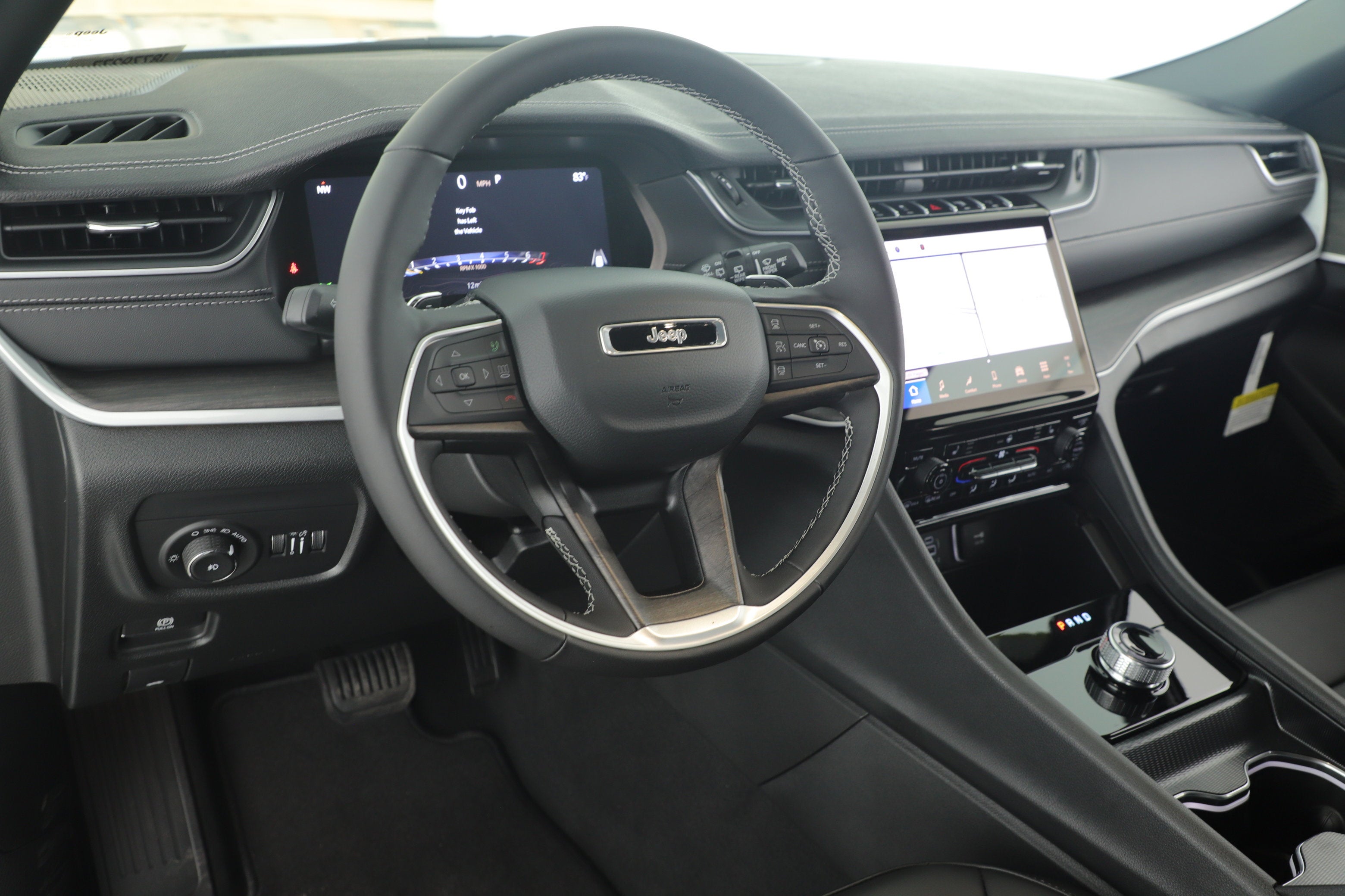 2025 Jeep Grand Cherokee GRAND CHEROKEE LIMITED 4X2