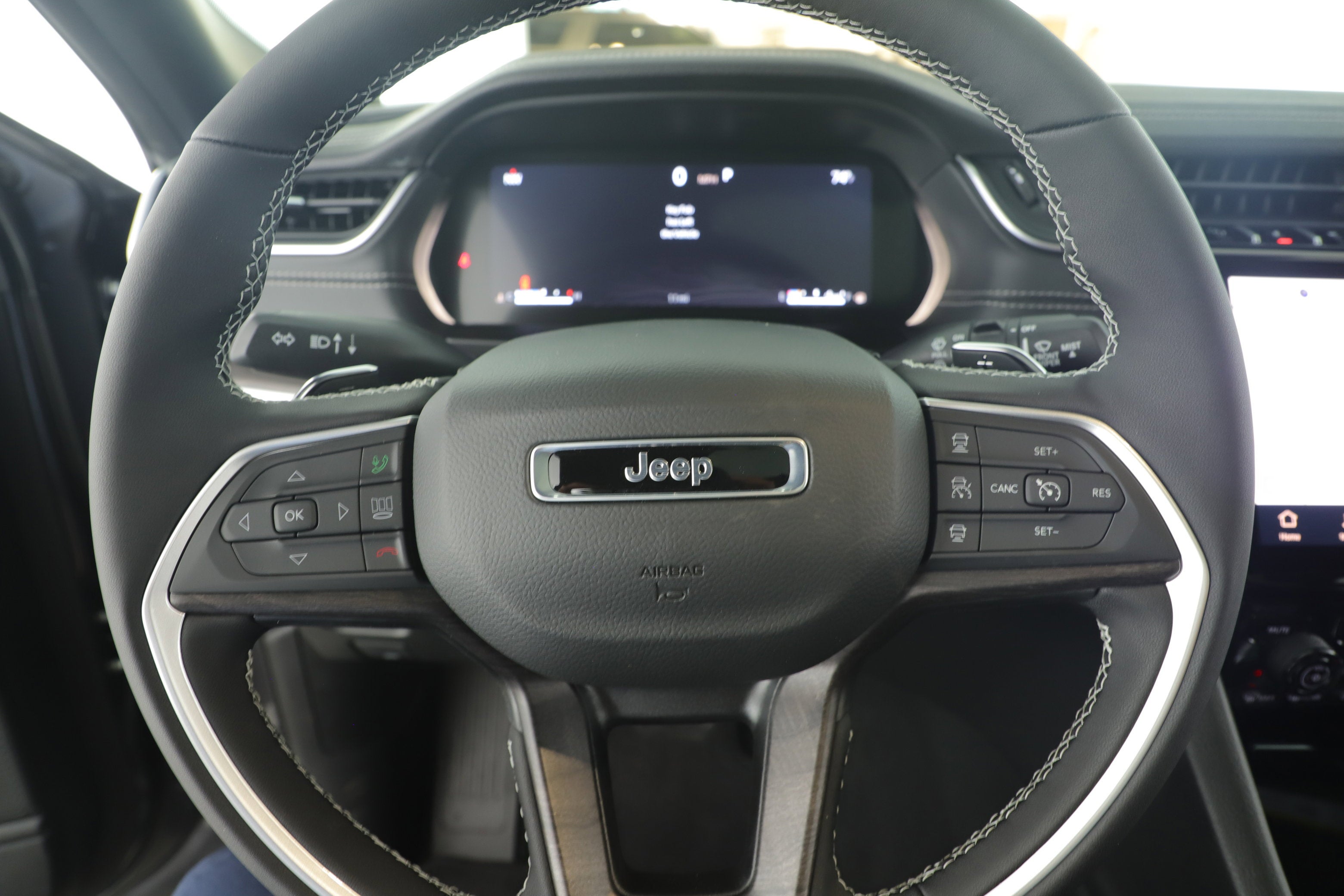 2025 Jeep Grand Cherokee GRAND CHEROKEE LIMITED 4X2