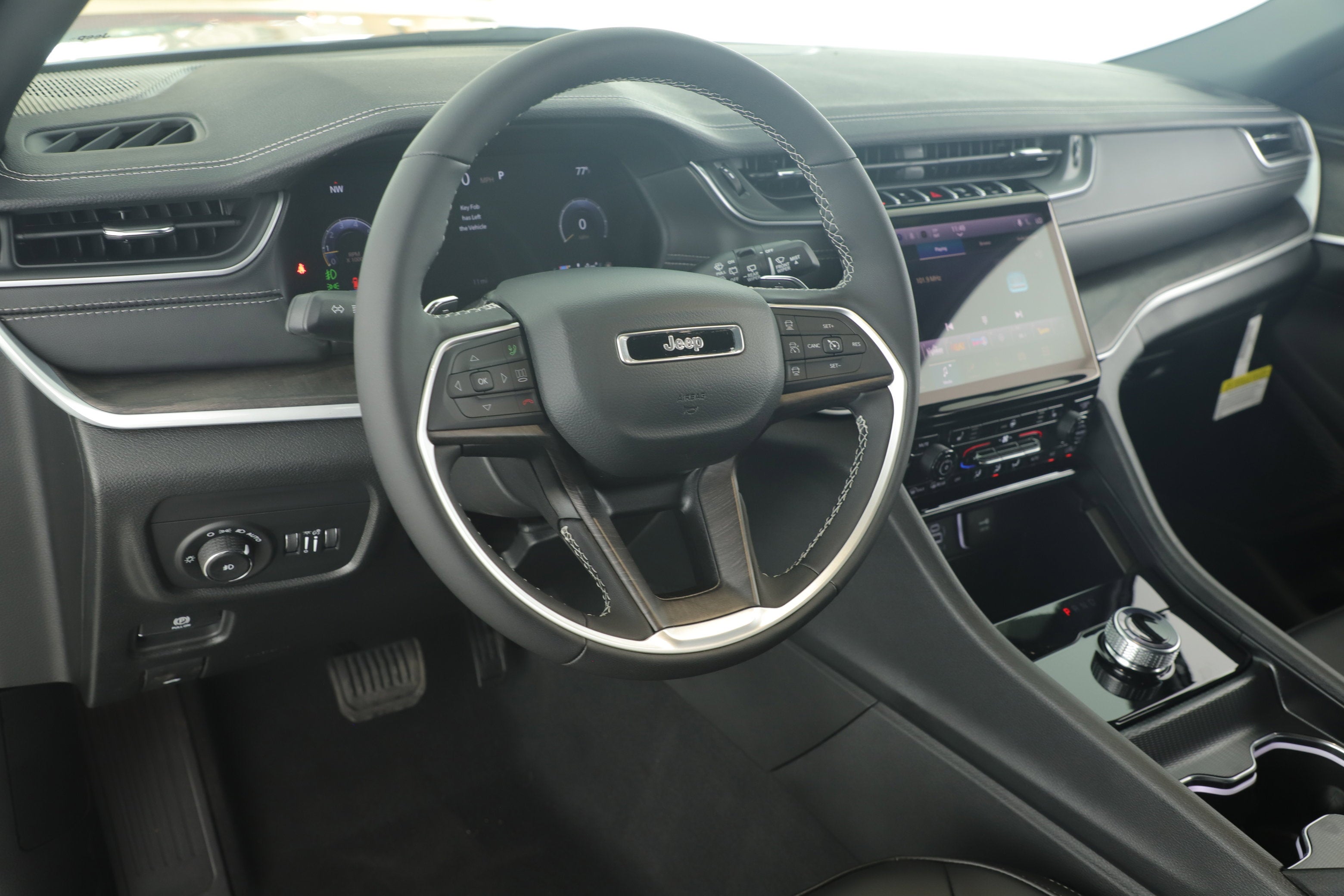 2025 Jeep Grand Cherokee GRAND CHEROKEE LIMITED 4X2