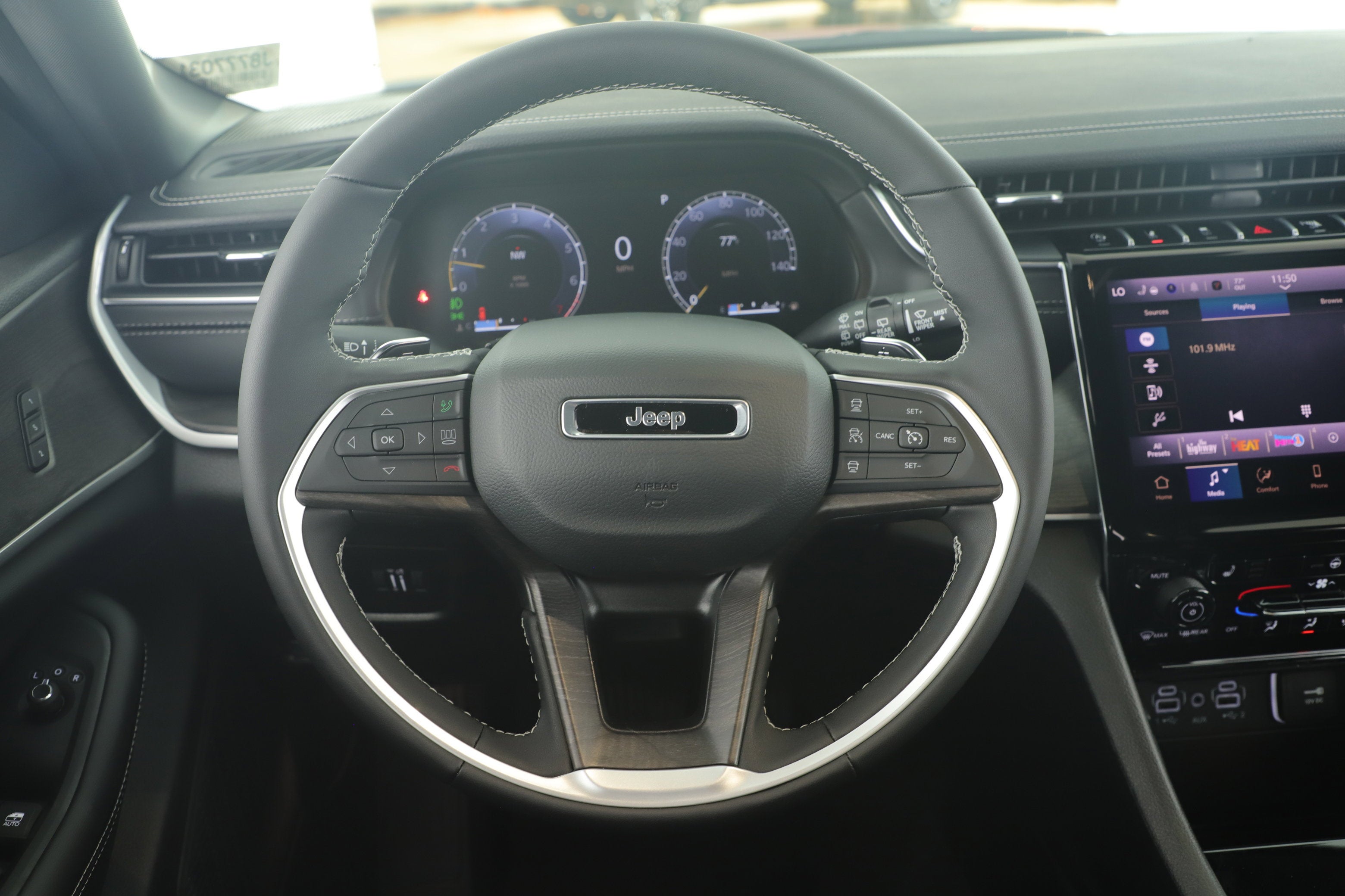 2025 Jeep Grand Cherokee GRAND CHEROKEE LIMITED 4X2