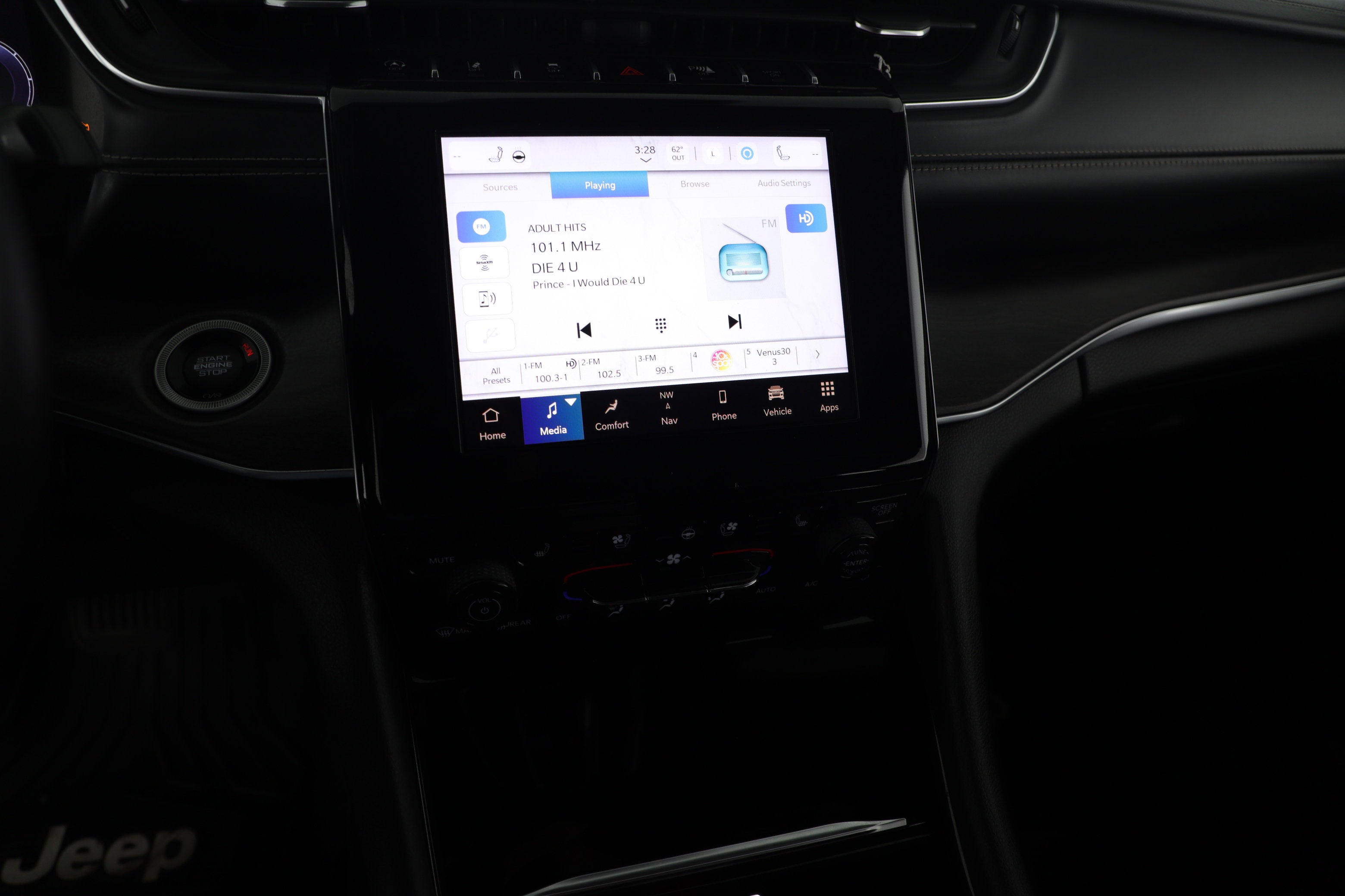 2022 Jeep Grand Cherokee Overland 4x2