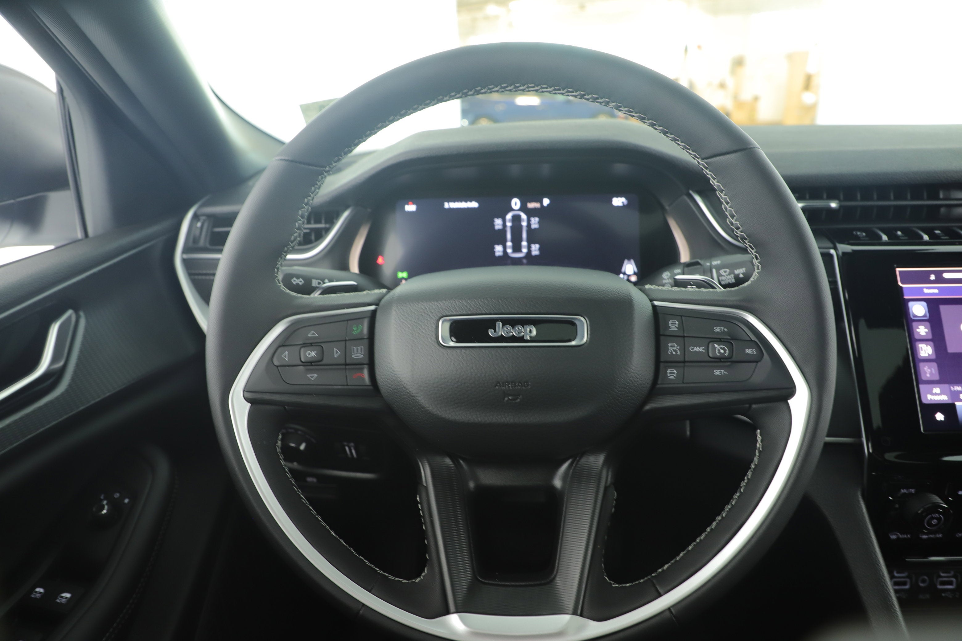 2025 Jeep Grand Cherokee GRAND CHEROKEE L LAREDO X 4X2