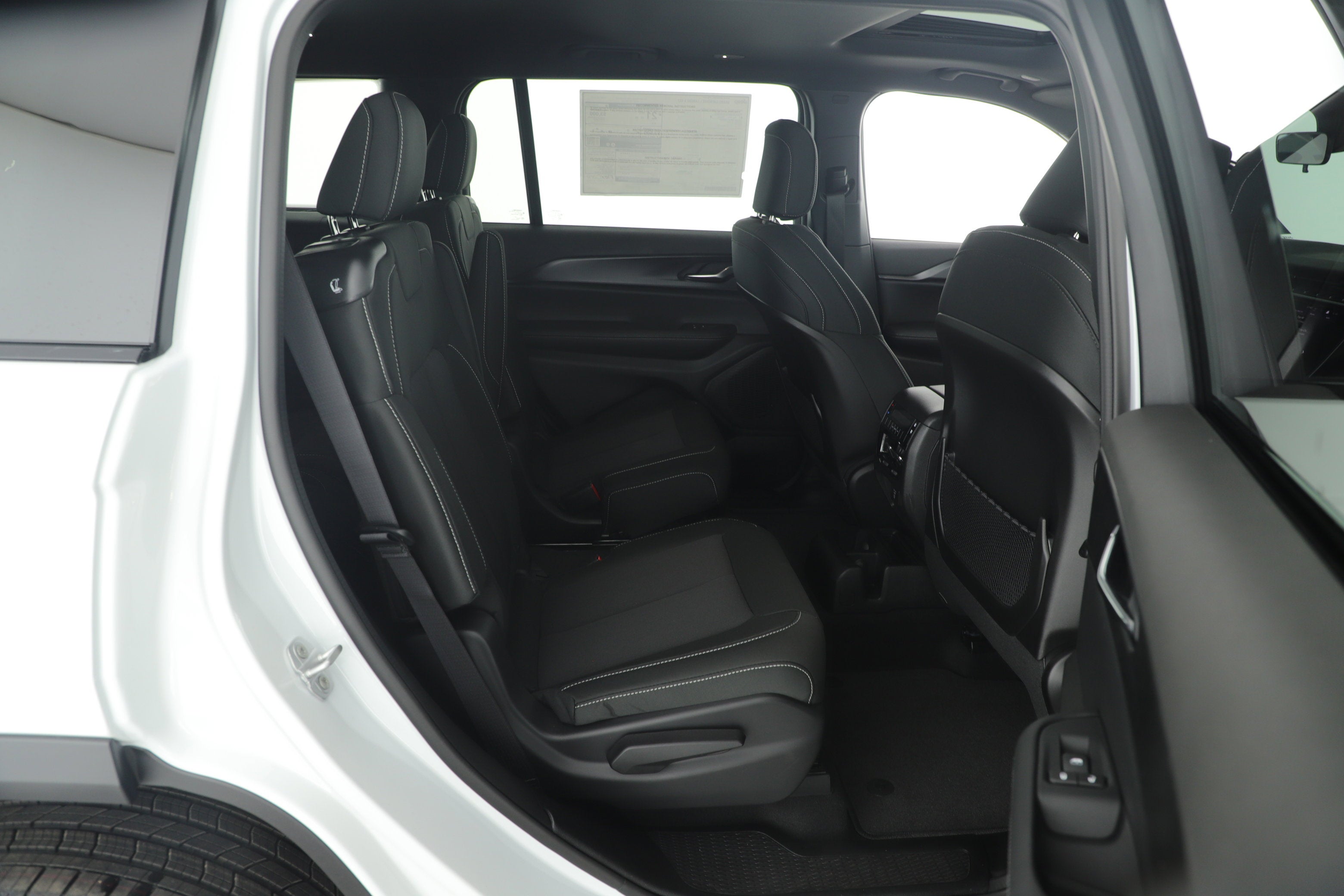 2025 Jeep Grand Cherokee GRAND CHEROKEE L LAREDO X 4X2